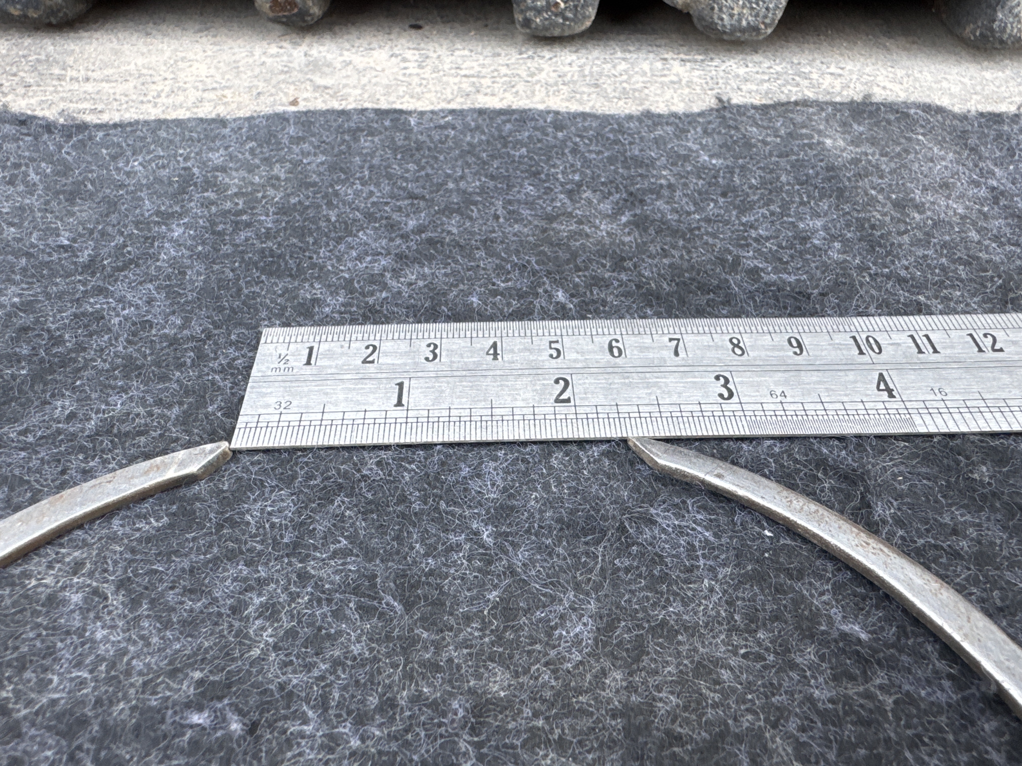 MDX-011-Cat-323D3-Medium-excavators-inspection-Undercarriage-Right-track-chain-4