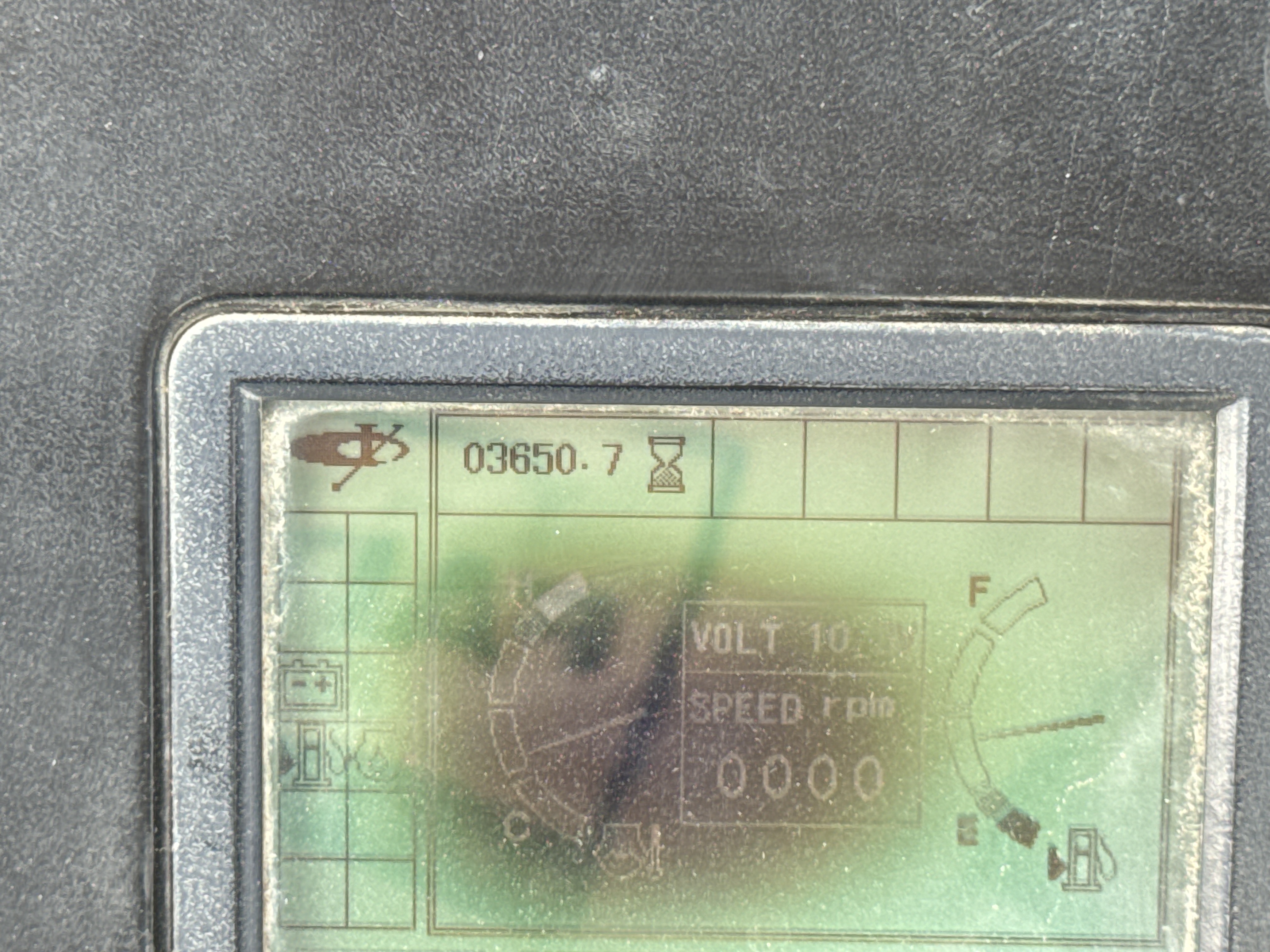 MNX-006-Yuchai-YC55-8-Mini-excavators-inspection-General-Hour-meter-2
