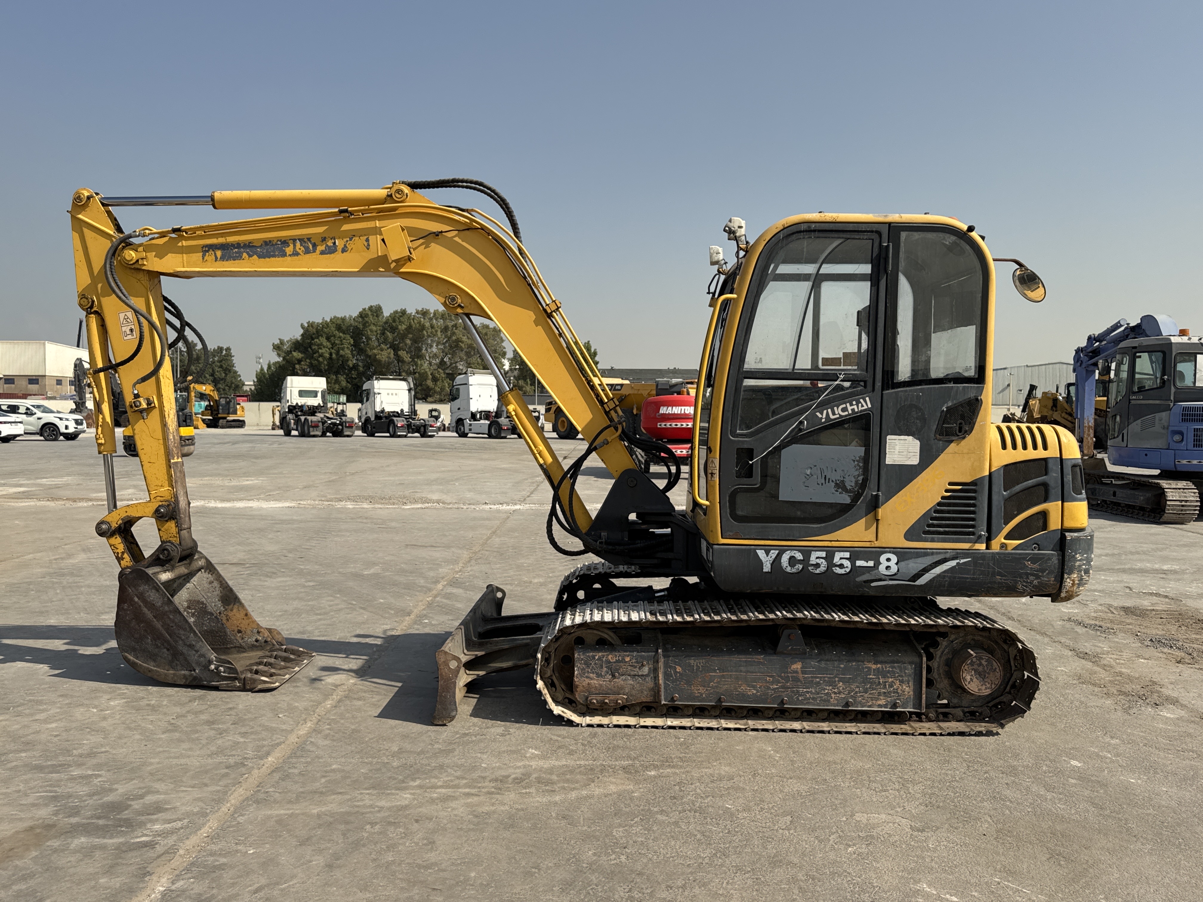 MNX-006-Yuchai-YC55-8-Mini-excavators-inspection-Structure-Paint-2