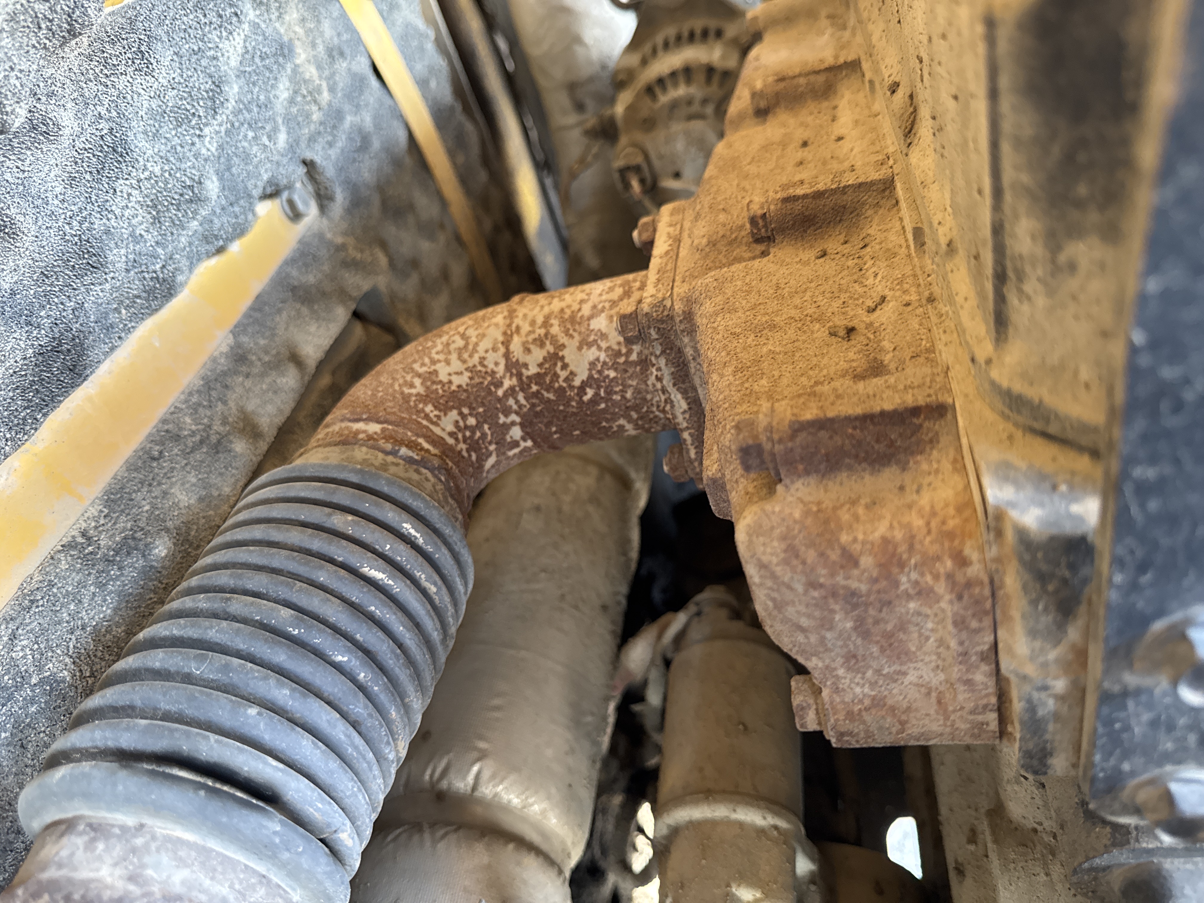 MNX-006-Yuchai-YC55-8-Mini-excavators-inspection-Engine-Exhaust-system-2