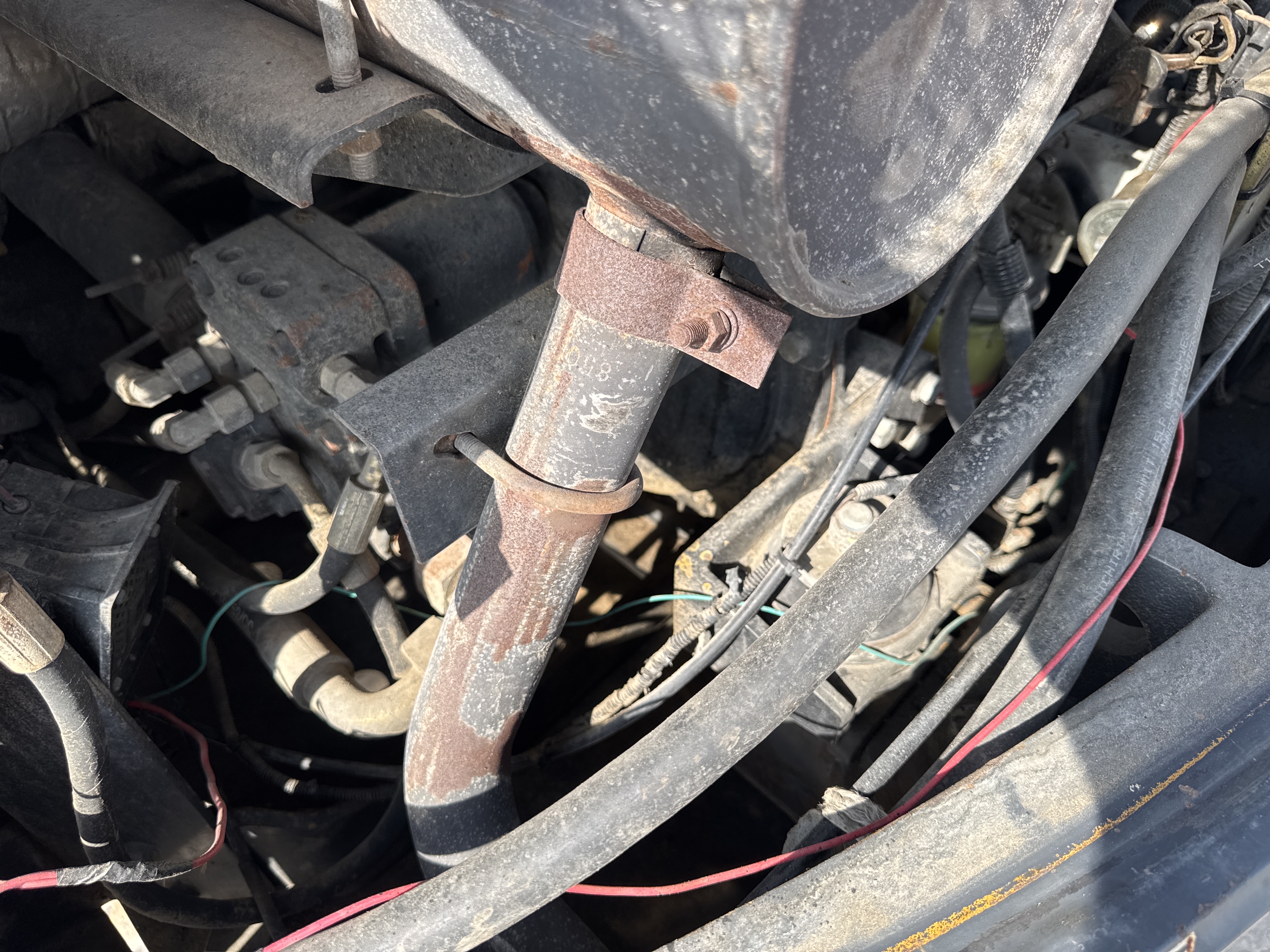 MNX-006-Yuchai-YC55-8-Mini-excavators-inspection-Engine-Exhaust-system-2
