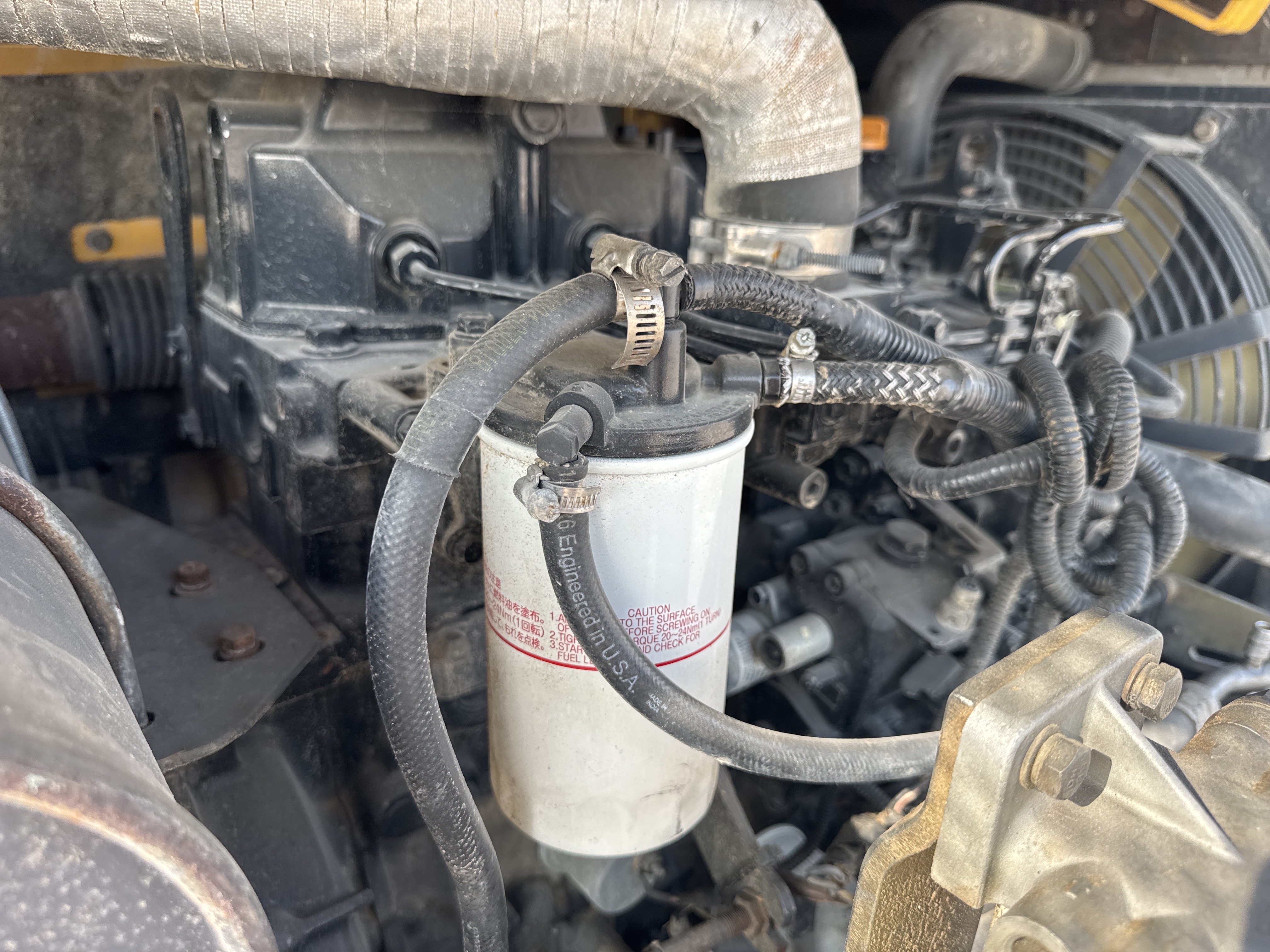 MNX-006-Yuchai-YC55-8-Mini-excavators-inspection-Engine-Fuel-leaks-2