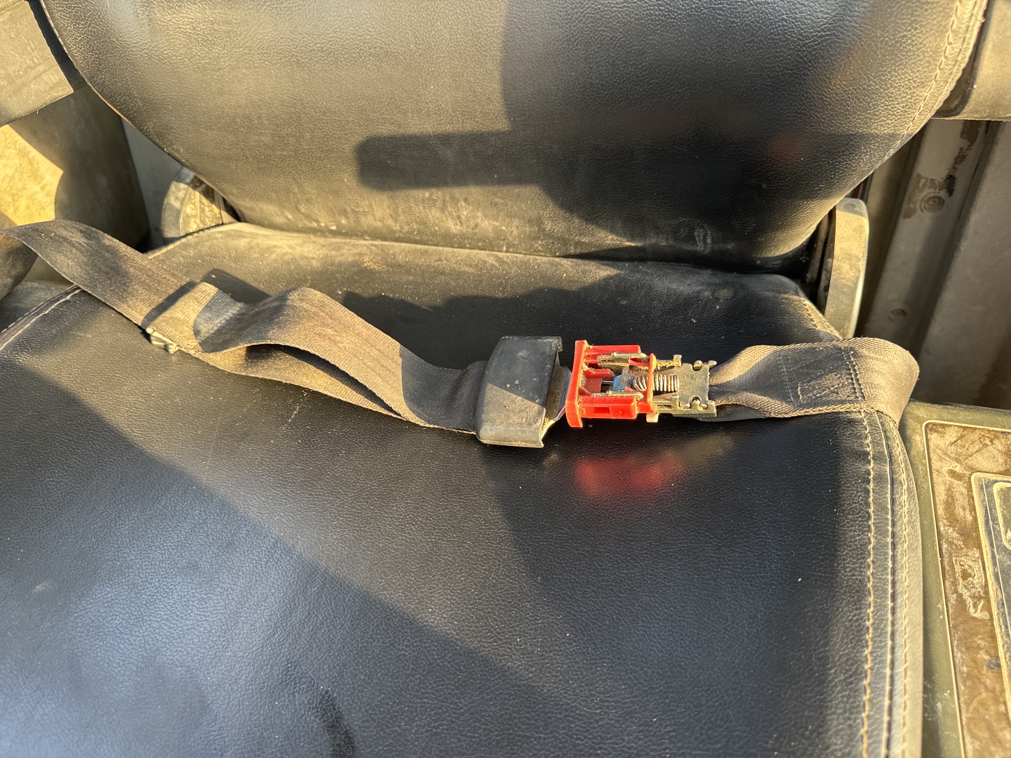 MNX-006-Yuchai-YC55-8-Mini-excavators-inspection-Safety-Seat-belts-2
