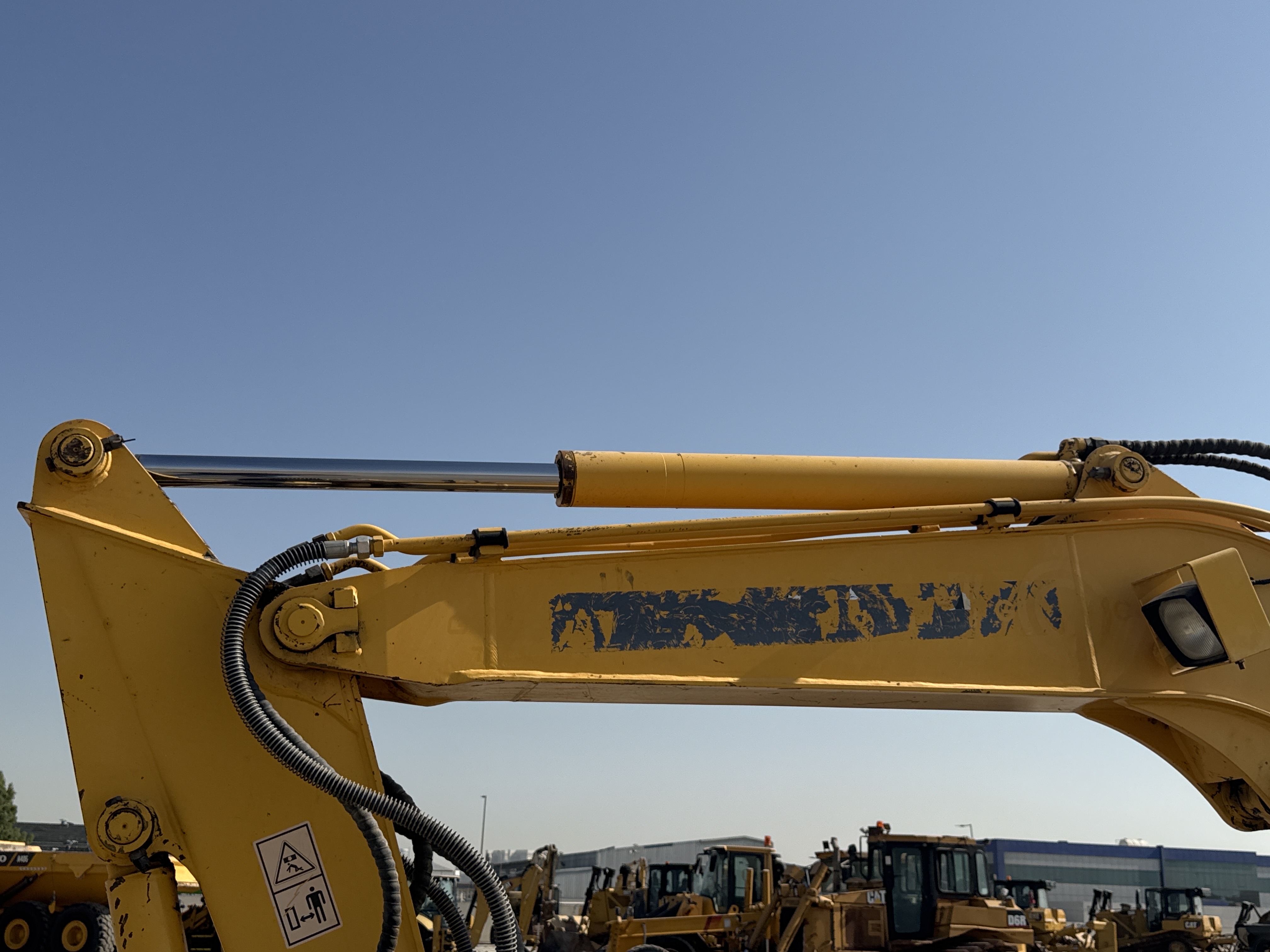 MNX-006-Yuchai-YC55-8-Mini-excavators-inspection-Hydraulics-Stick-cylinder-2