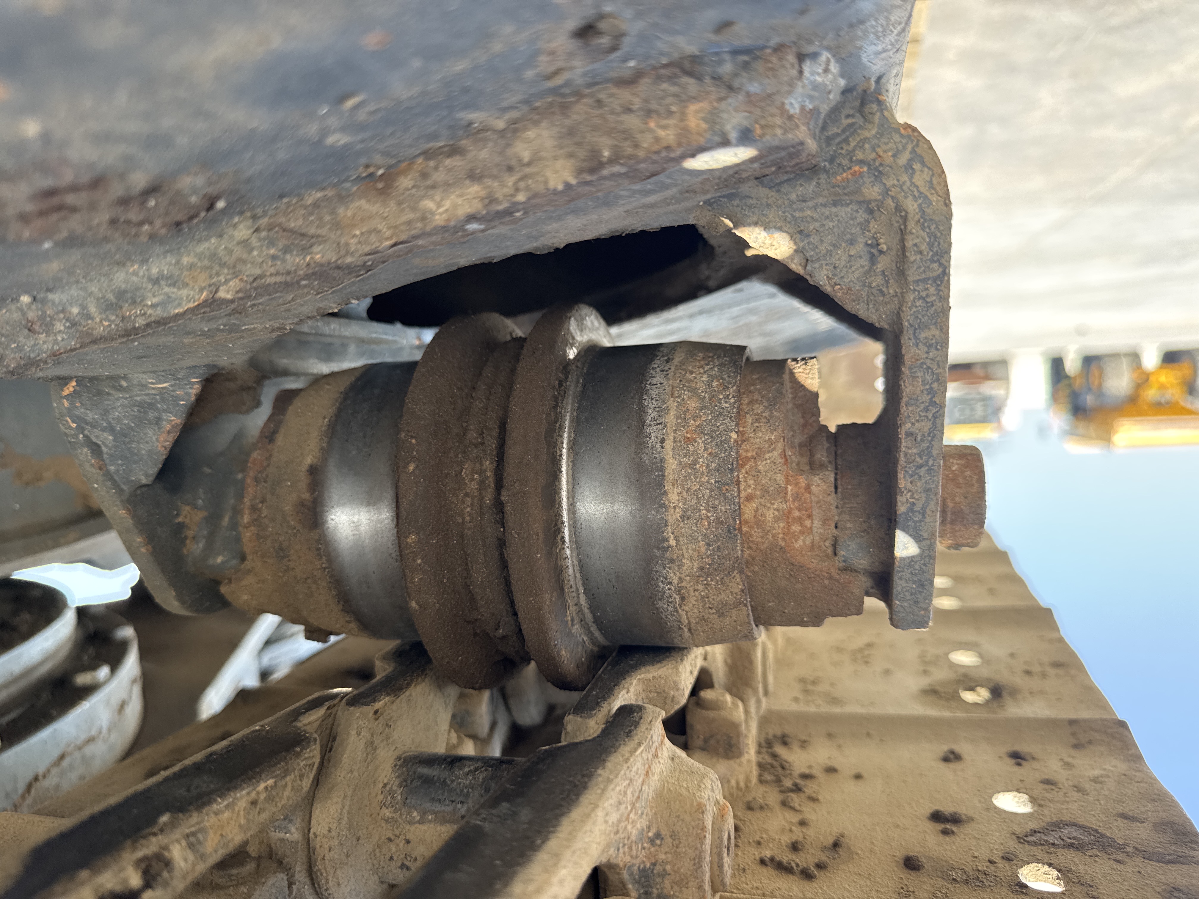 MNX-006-Yuchai-YC55-8-Mini-excavators-inspection-Undercarriage-Left-carrier-rollers-2