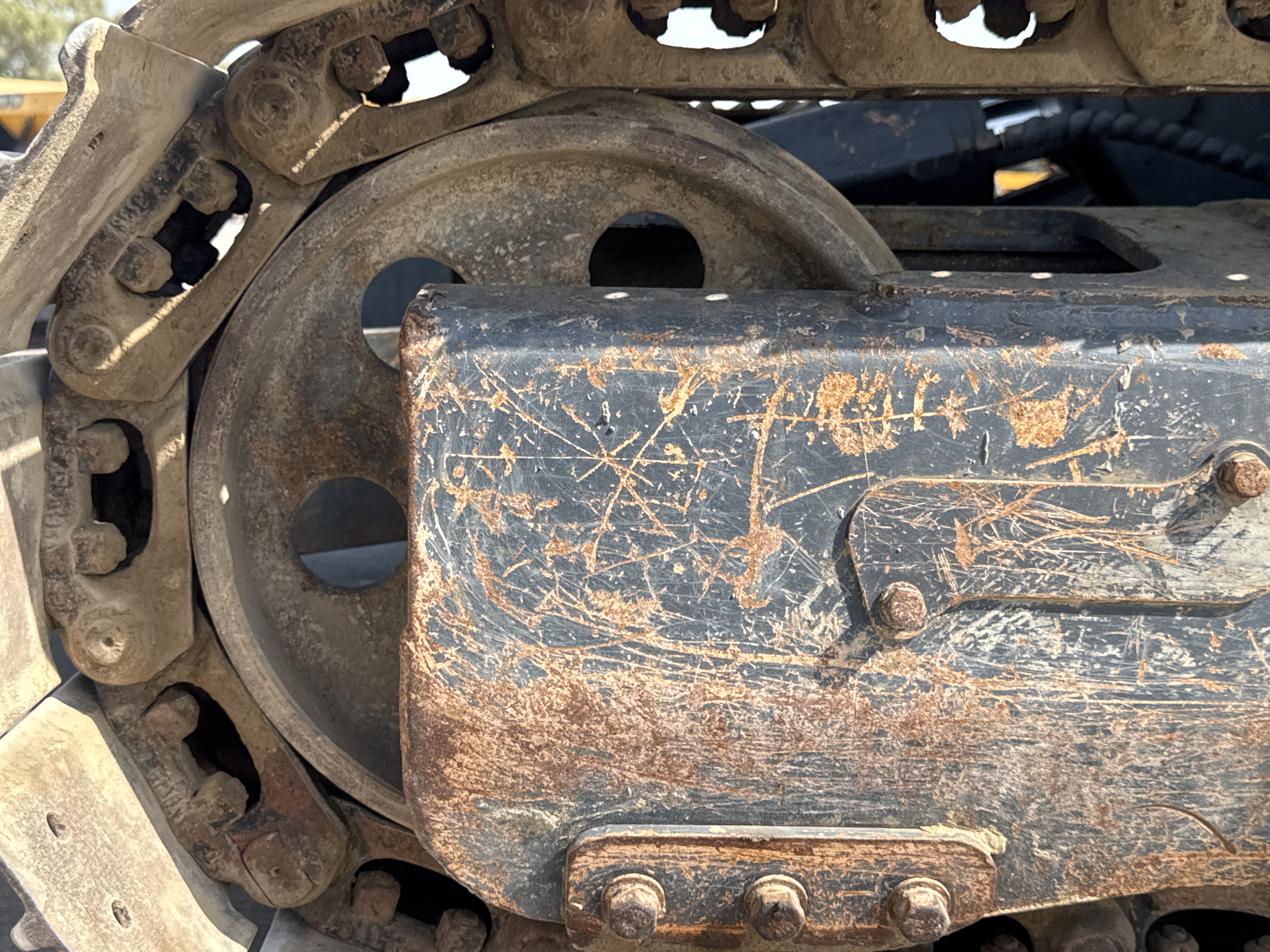 MNX-006-Yuchai-YC55-8-Mini-excavators-inspection-Undercarriage-left-idler-2
