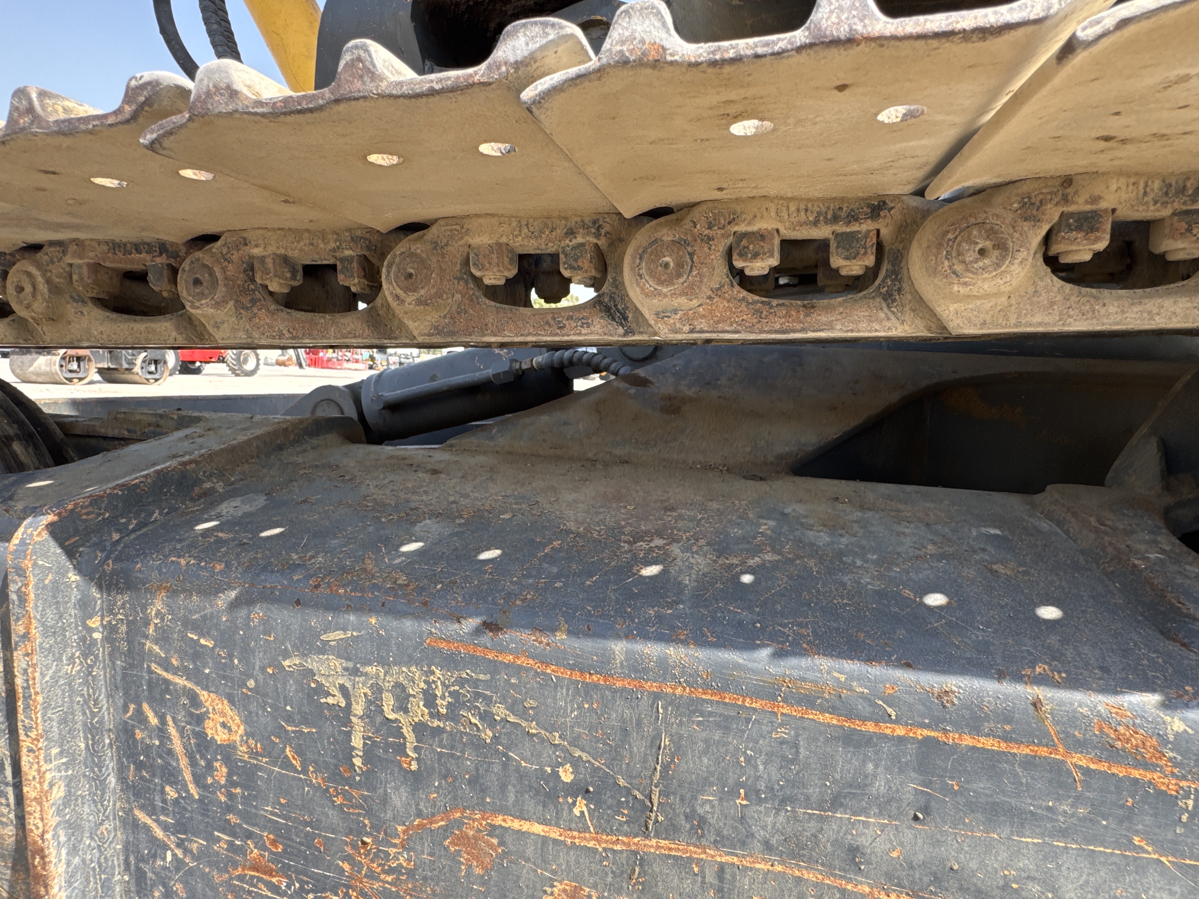 MNX-006-Yuchai-YC55-8-Mini-excavators-inspection-Undercarriage-Left-track-chain-2