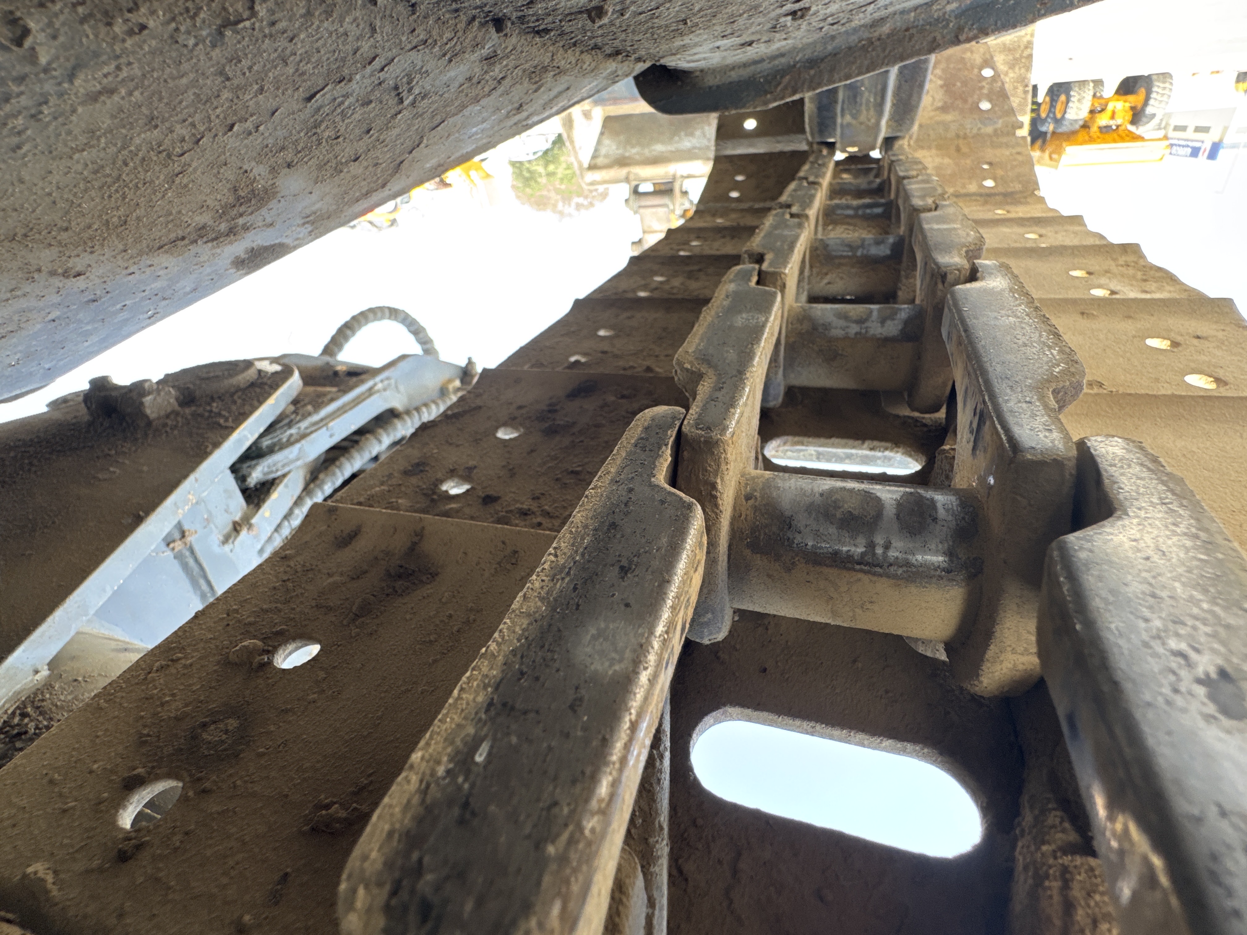 MNX-006-Yuchai-YC55-8-Mini-excavators-inspection-Undercarriage-Left-track-chain-2