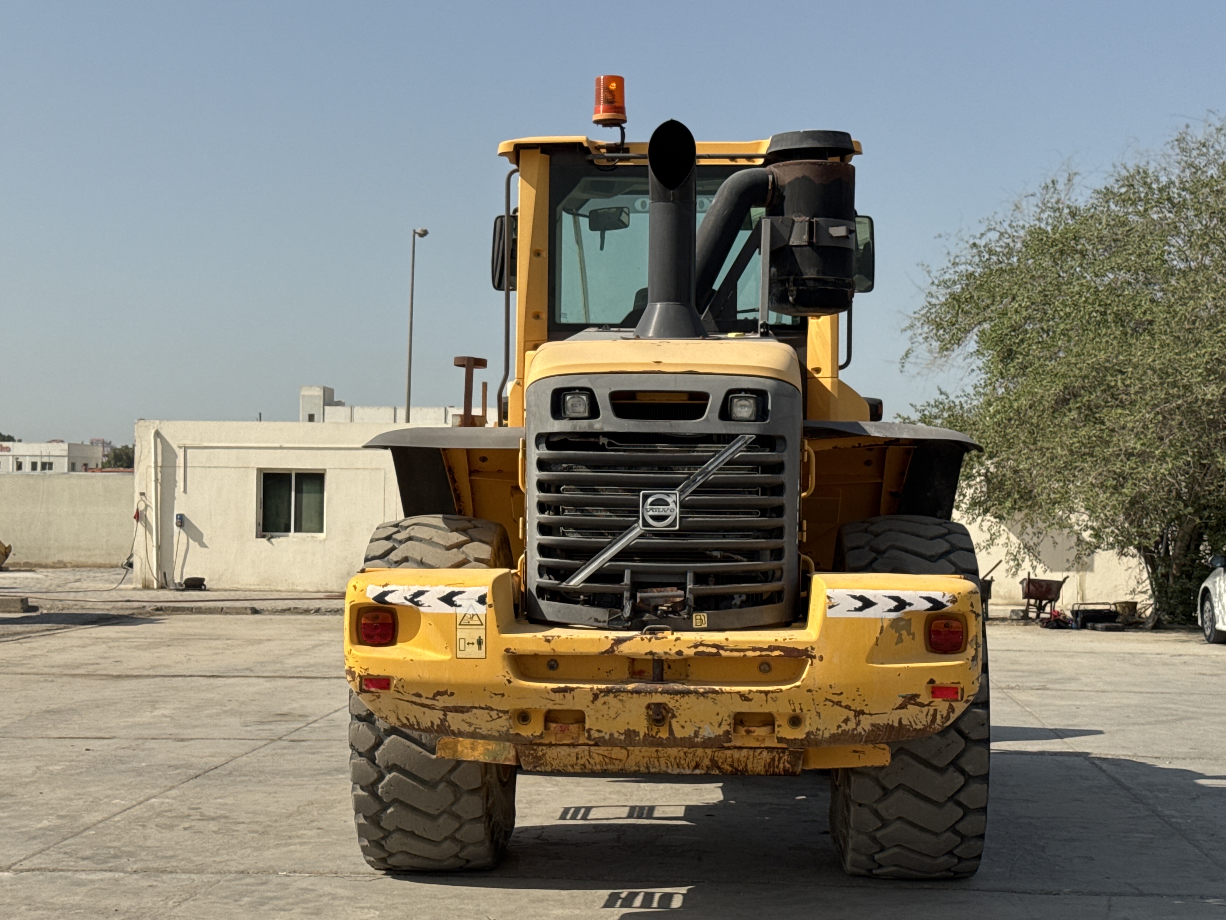 WHL-004-Volvo-L120F-Wheel-loaders-inspection-Structure-Paint-2