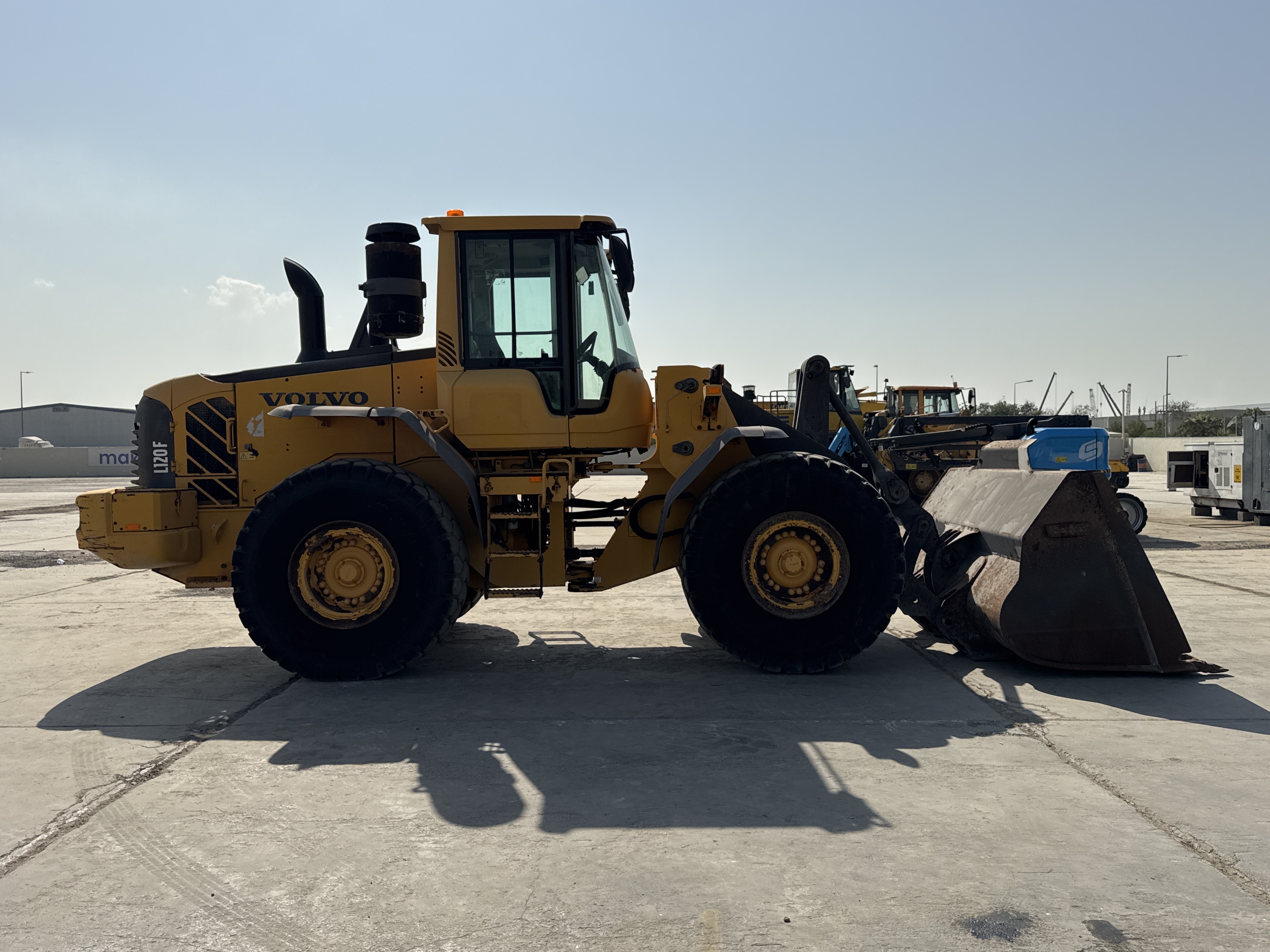 WHL-004-Volvo-L120F-Wheel-loaders-inspection-Structure-Paint-2