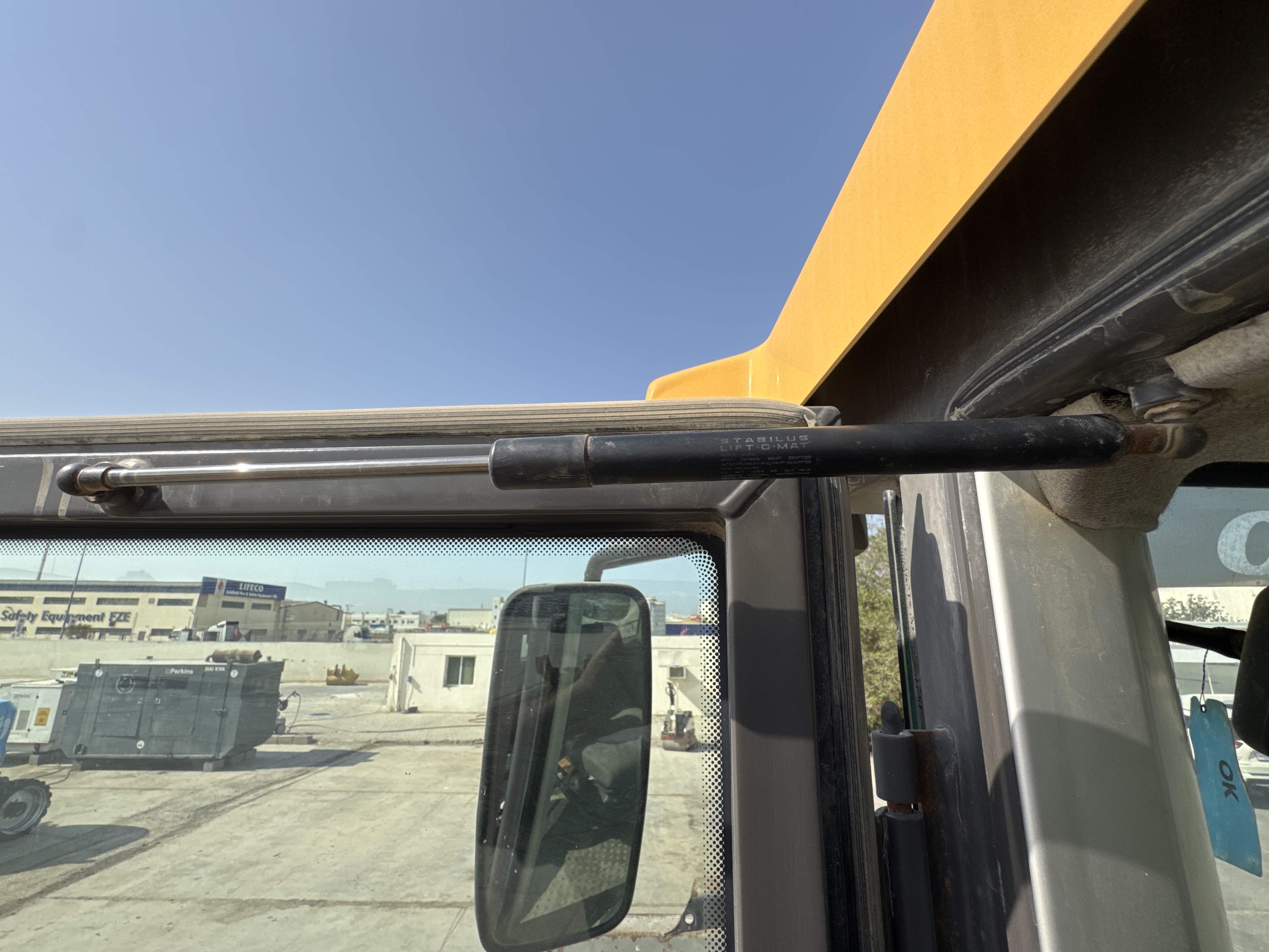 WHL-004-Volvo-L120F-Wheel-loaders-inspection-Structure-Doors-2