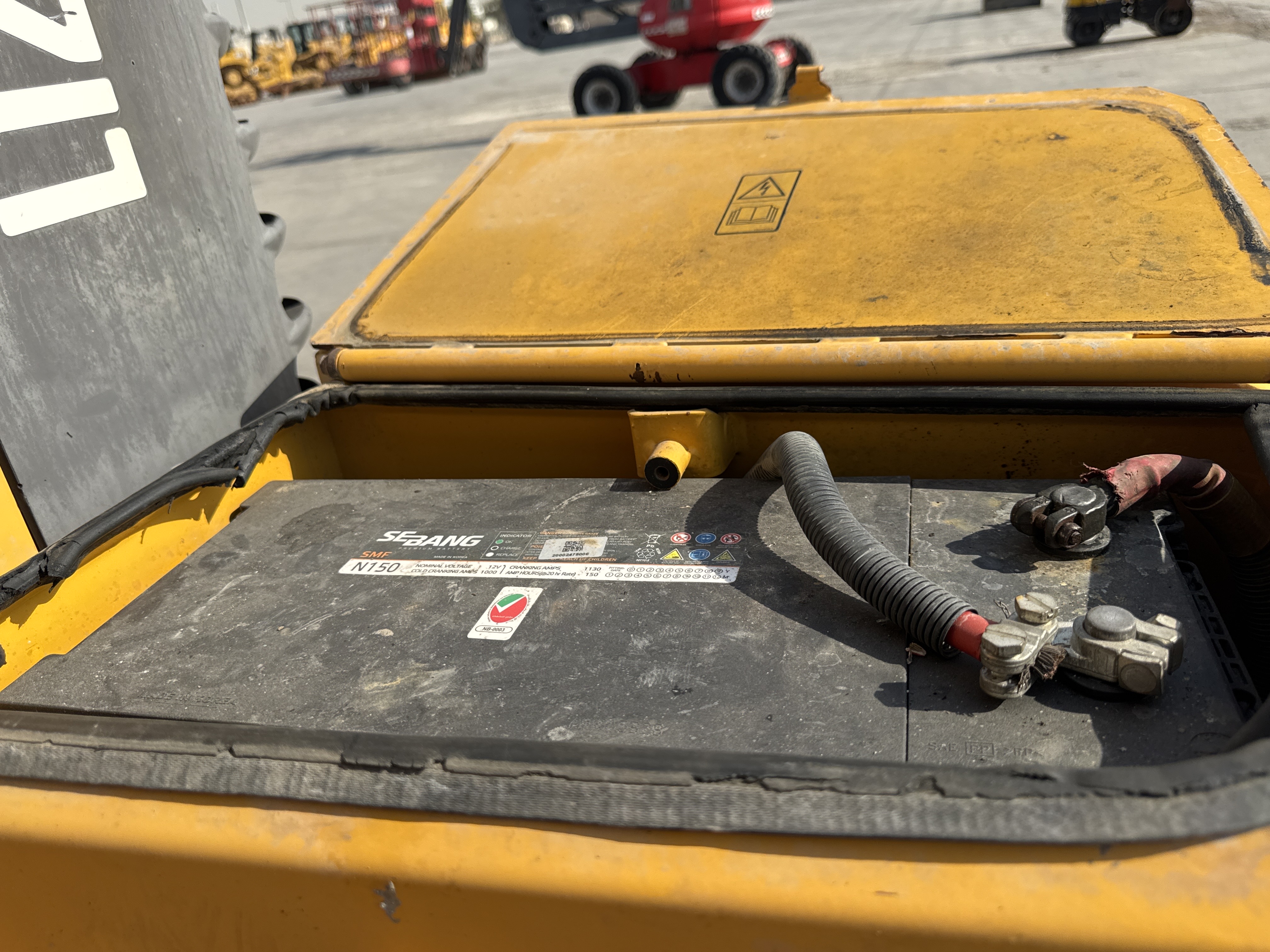 WHL-004-Volvo-L120F-Wheel-loaders-inspection-Electronic-Battery-2