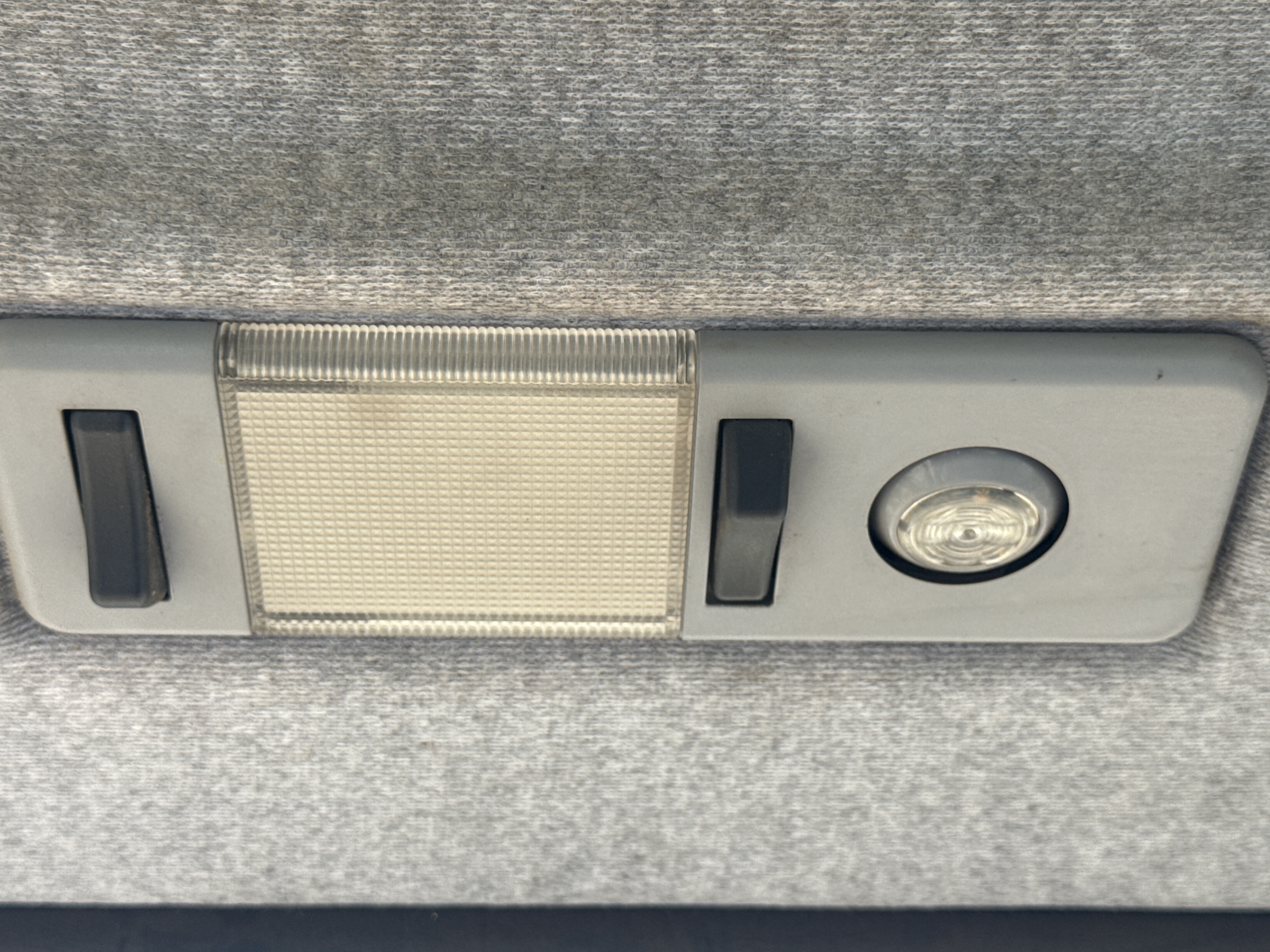 WHL-004-Volvo-L120F-Wheel-loaders-inspection-Cabin-Cabin-light-2
