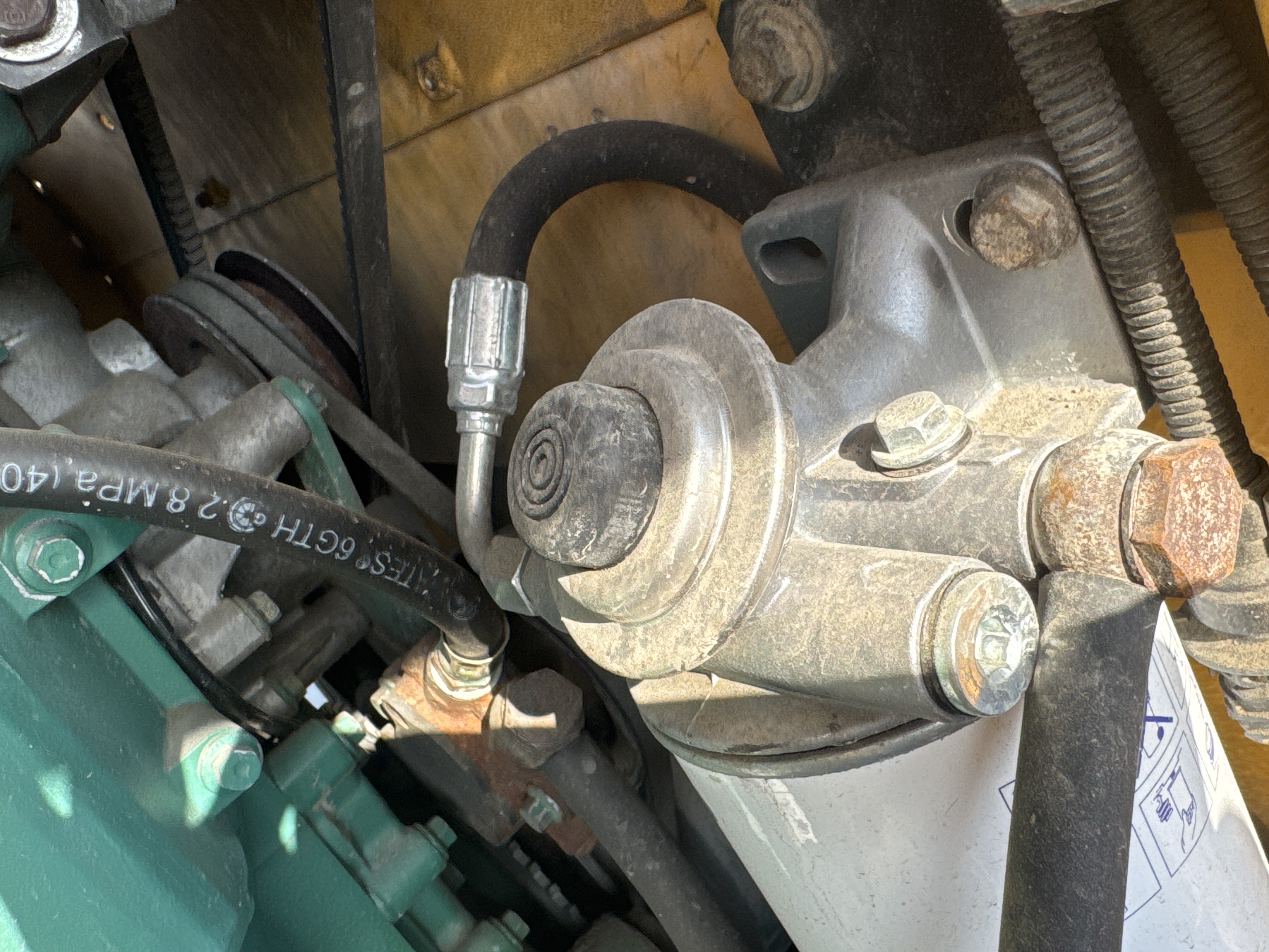 WHL-004-Volvo-L120F-Wheel-loaders-inspection-Engine-Hoses-4