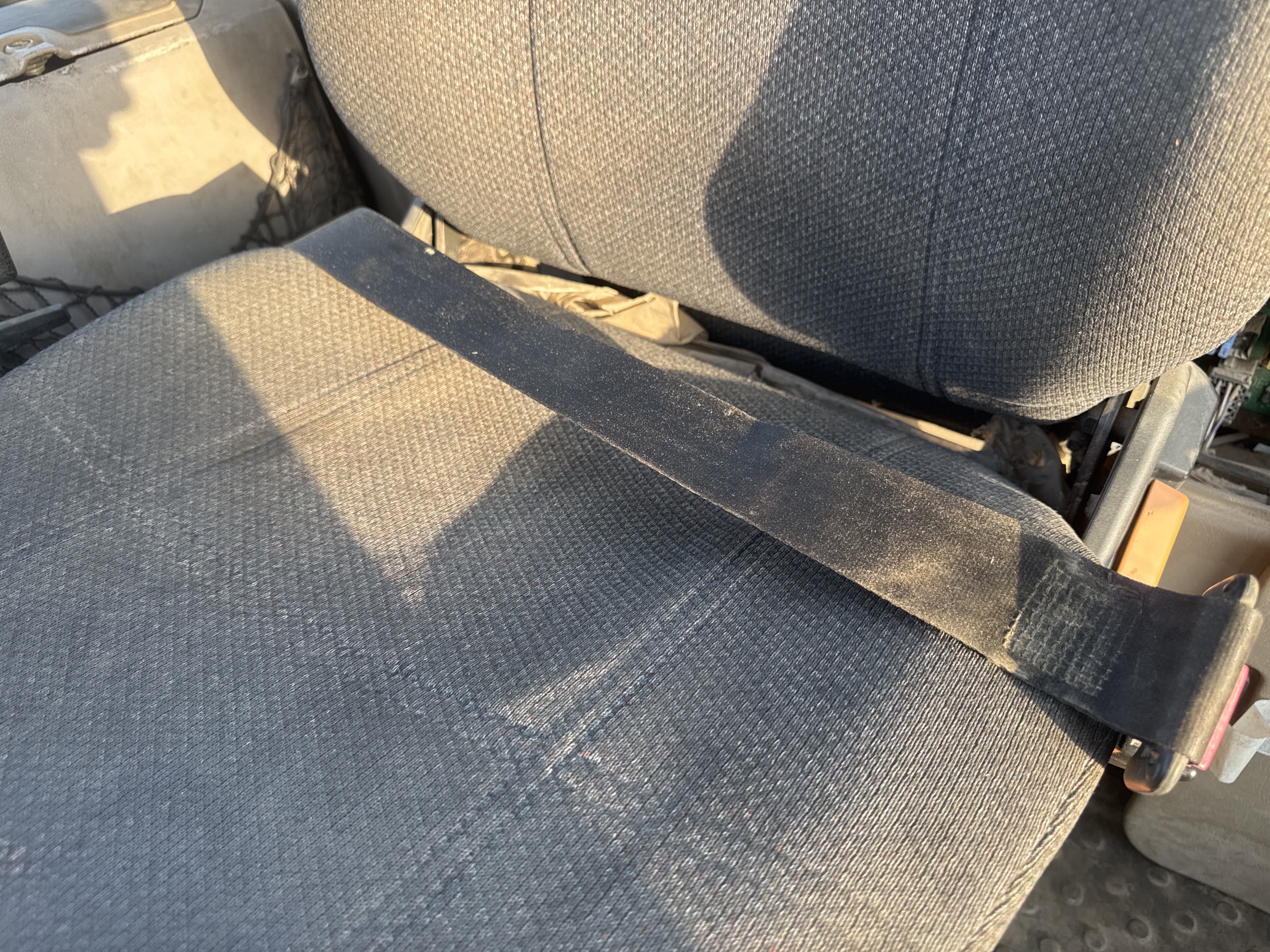 WHL-004-Volvo-L120F-Wheel-loaders-inspection-Safety-Seat-belts-2