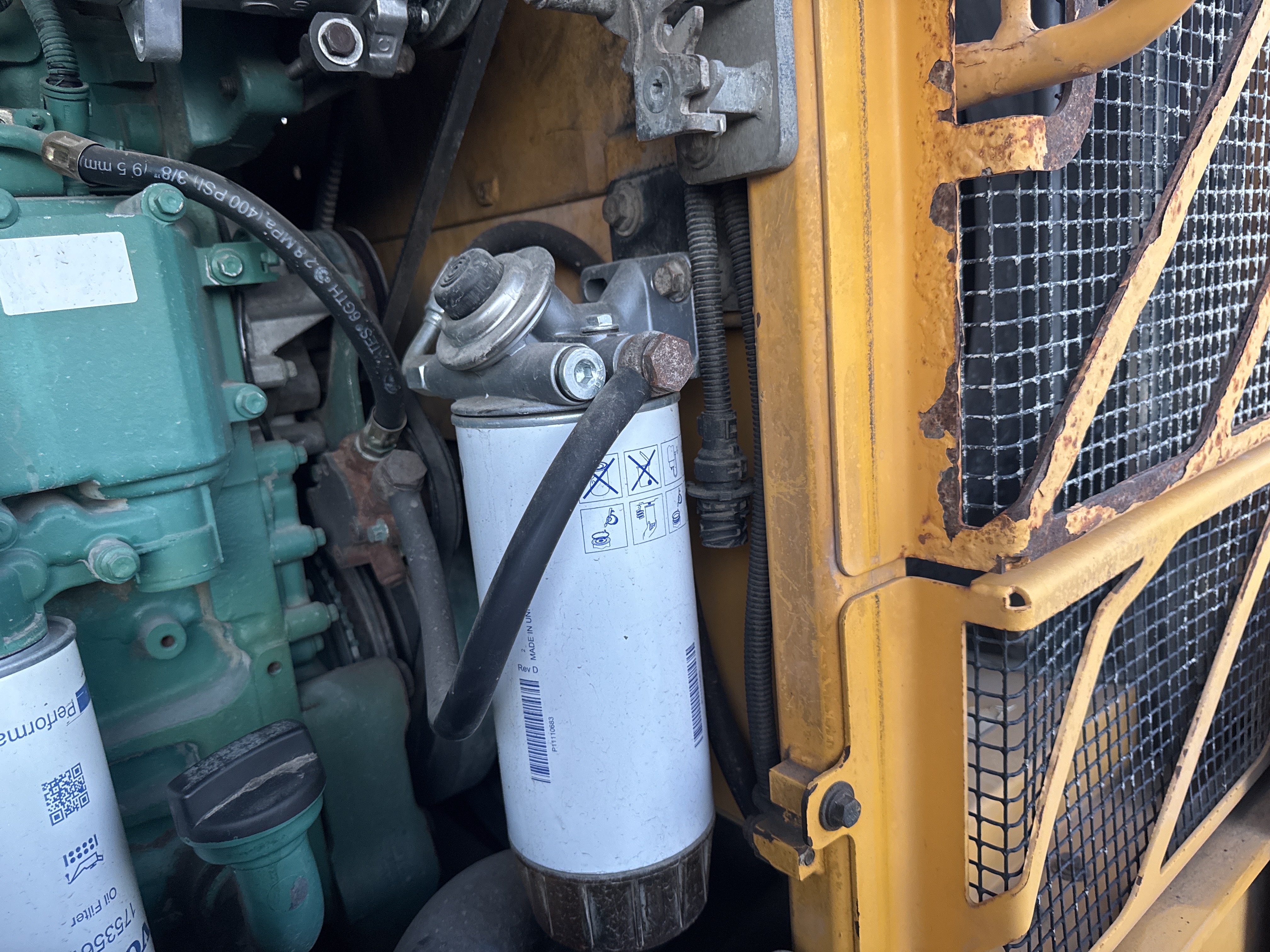WHL-004-Volvo-L120F-Wheel-loaders-inspection-Engine-Fuel-leaks-2