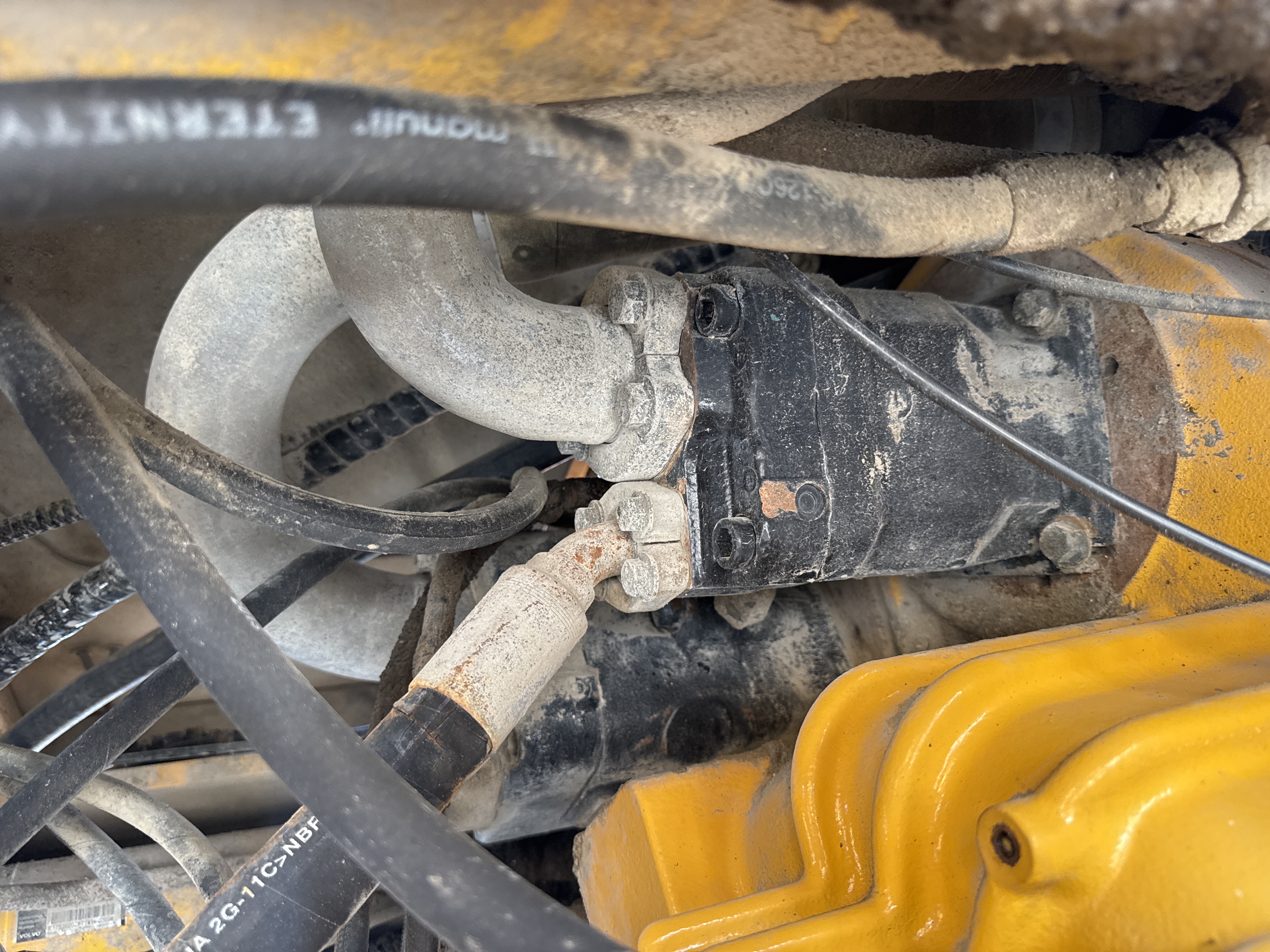 WHL-004-Volvo-L120F-Wheel-loaders-inspection-Hydraulics-Hydraulic-pump-2