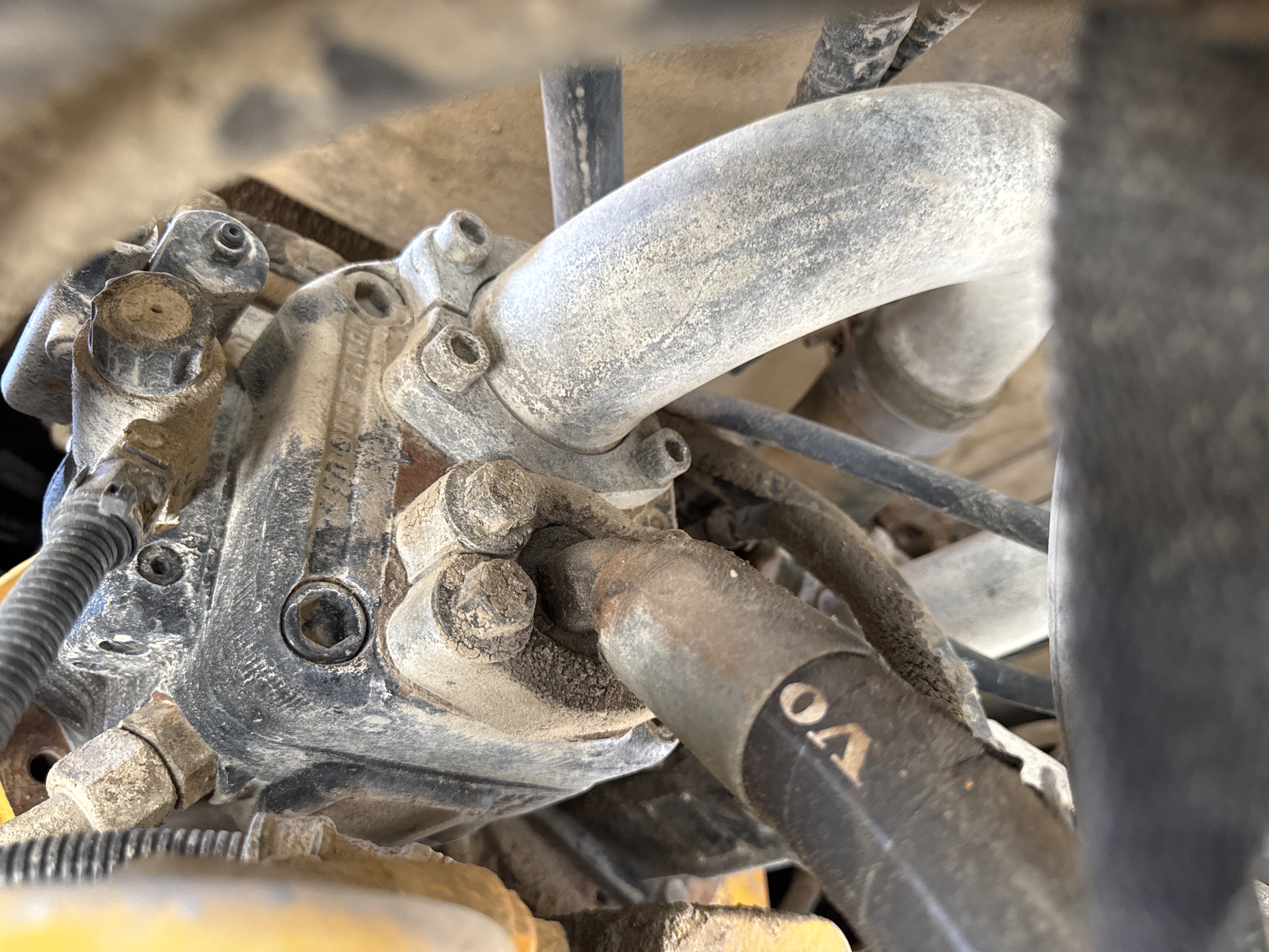 WHL-004-Volvo-L120F-Wheel-loaders-inspection-Hydraulics-Hydraulic-pump-2
