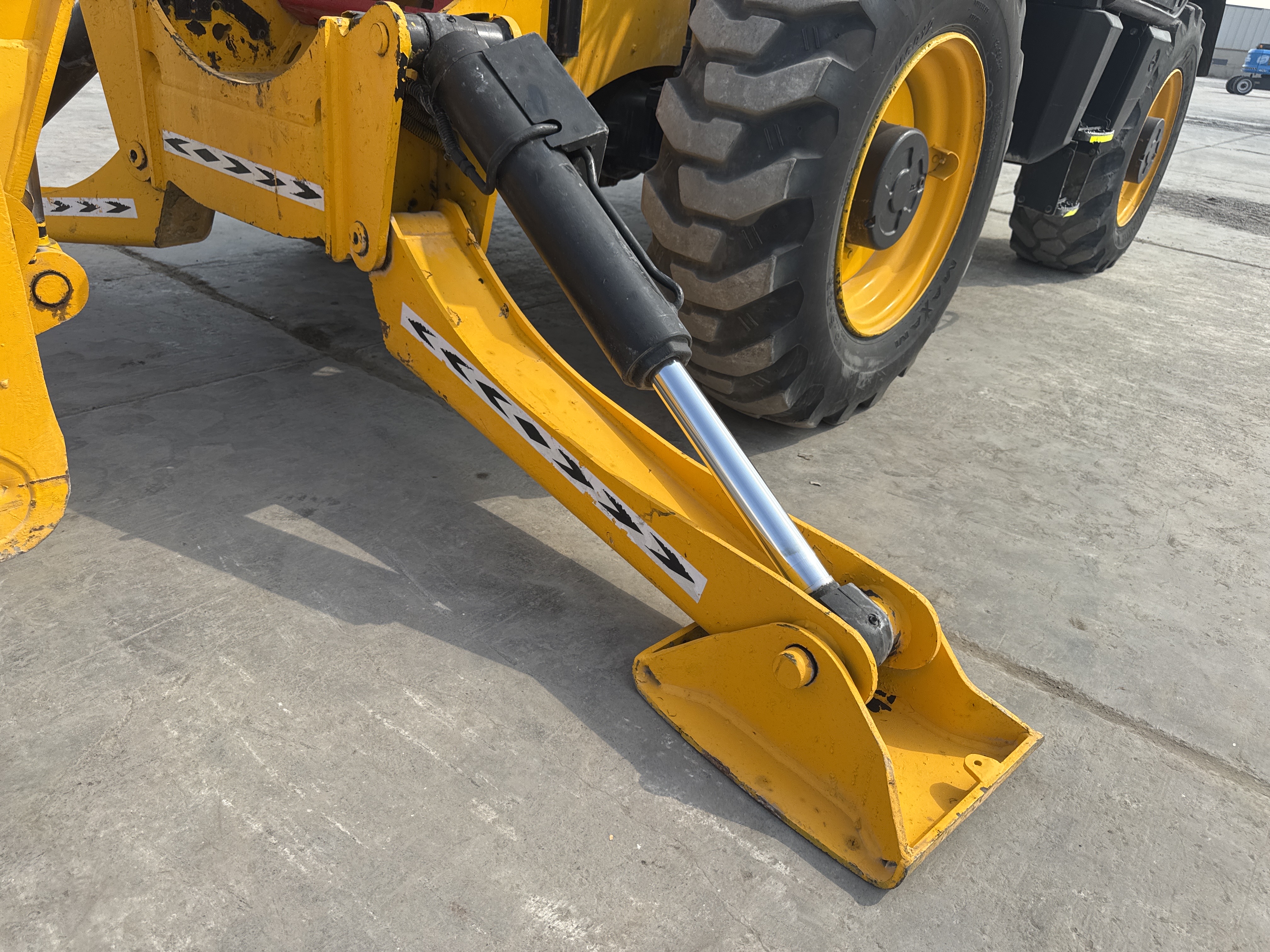 THM-003-JCB-540-170-Telehandlers-inspection-Structure-Outriggers-2
