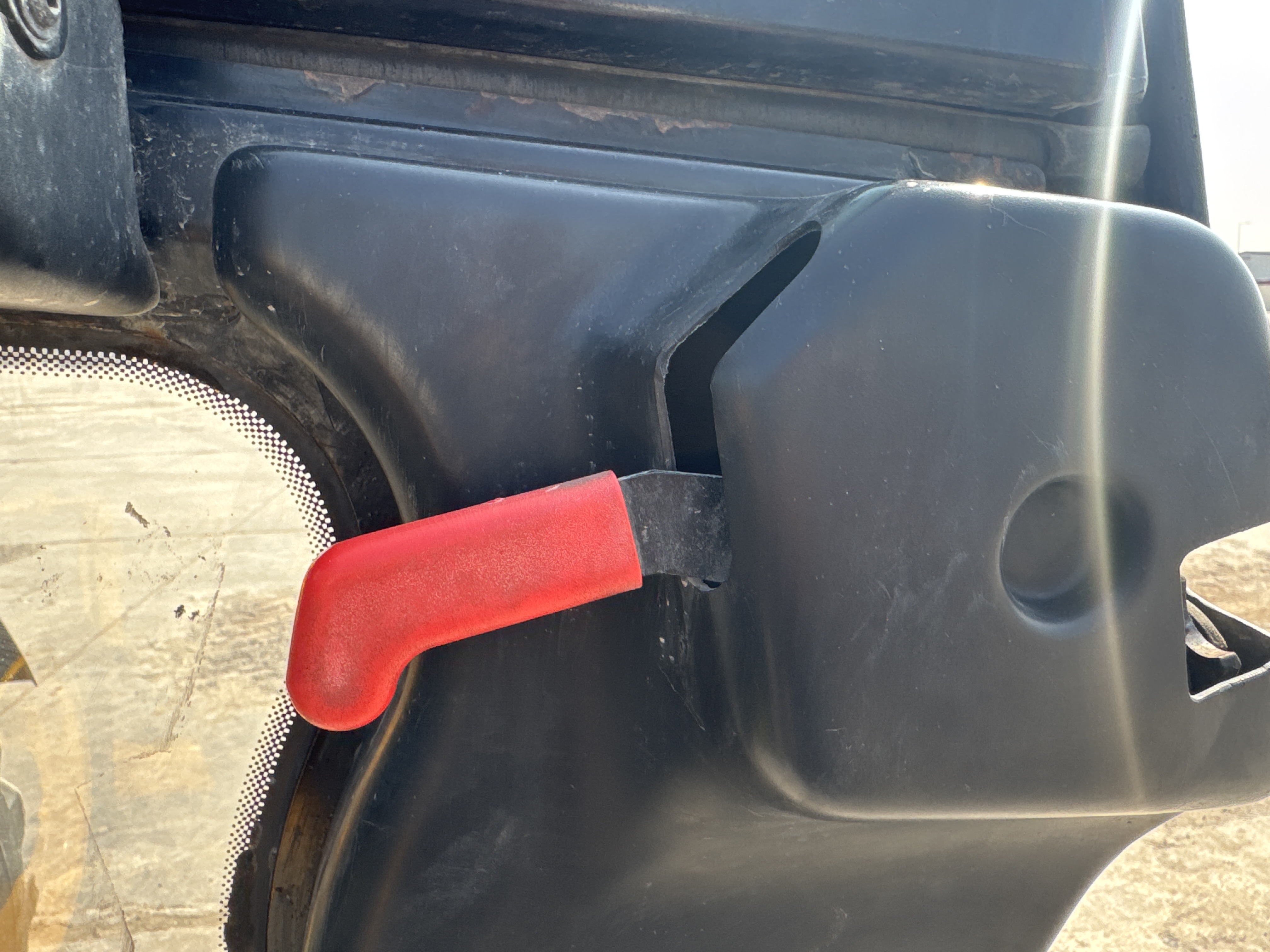 THM-003-JCB-540-170-Telehandlers-inspection-Cabin-Door-handles-2