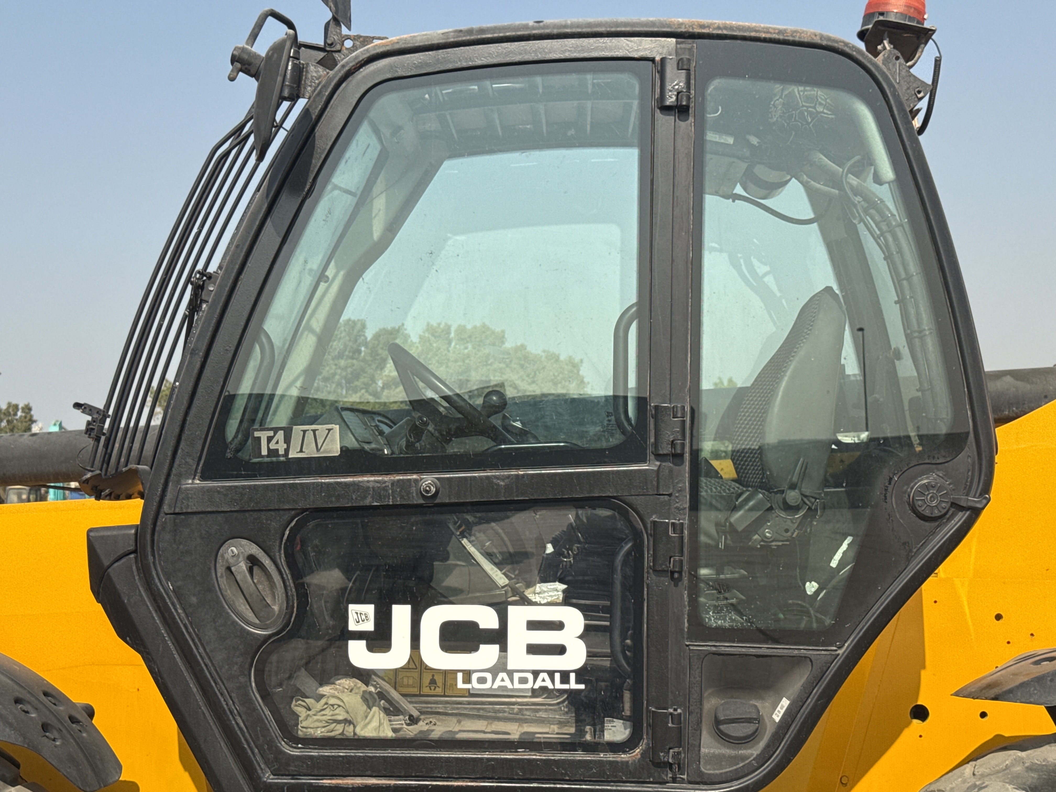 THM-003-JCB-540-170-Telehandlers-inspection-Safety-Glass-2