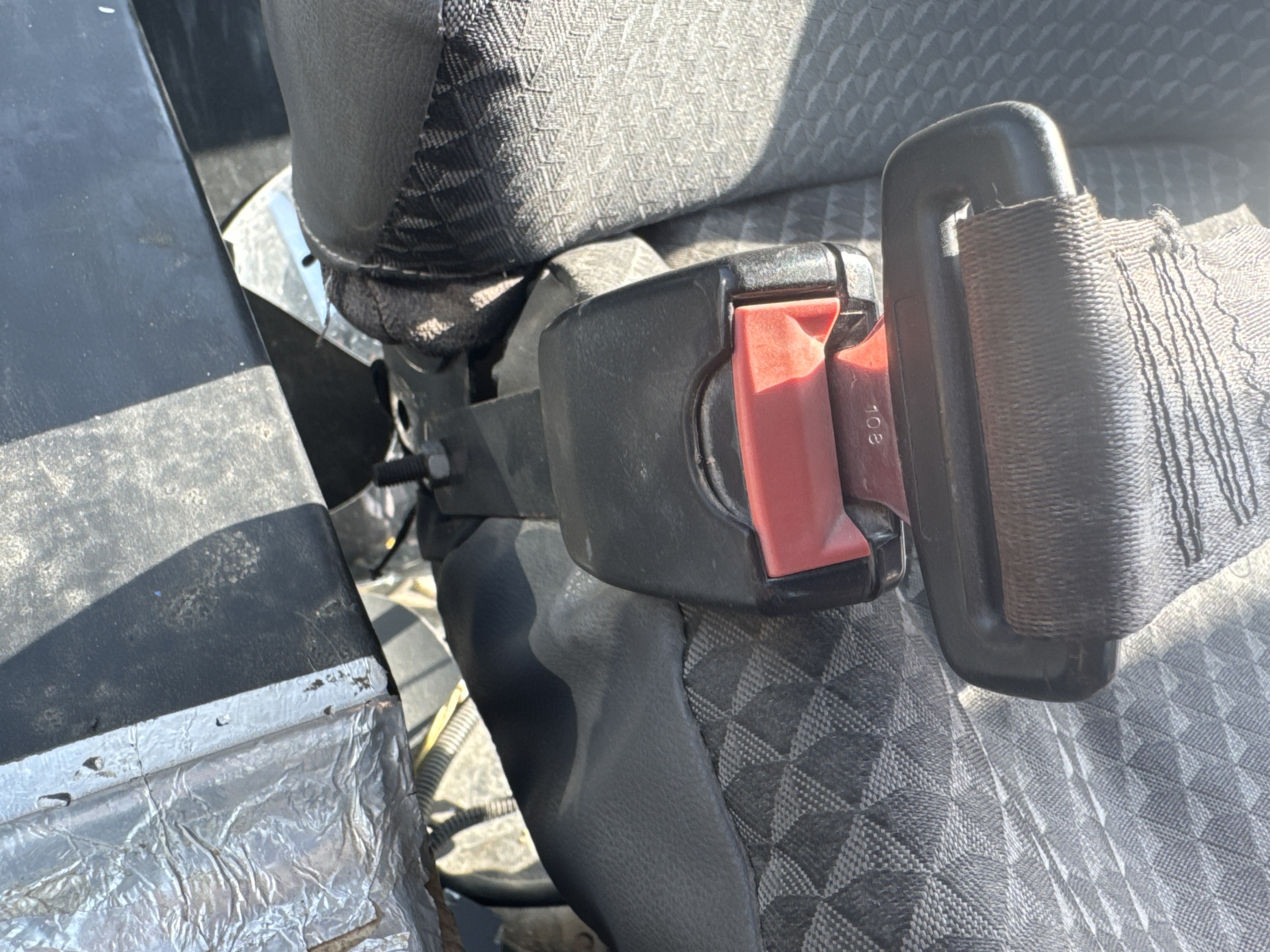 THM-003-JCB-540-170-Telehandlers-inspection-Safety-Seat-belts-2