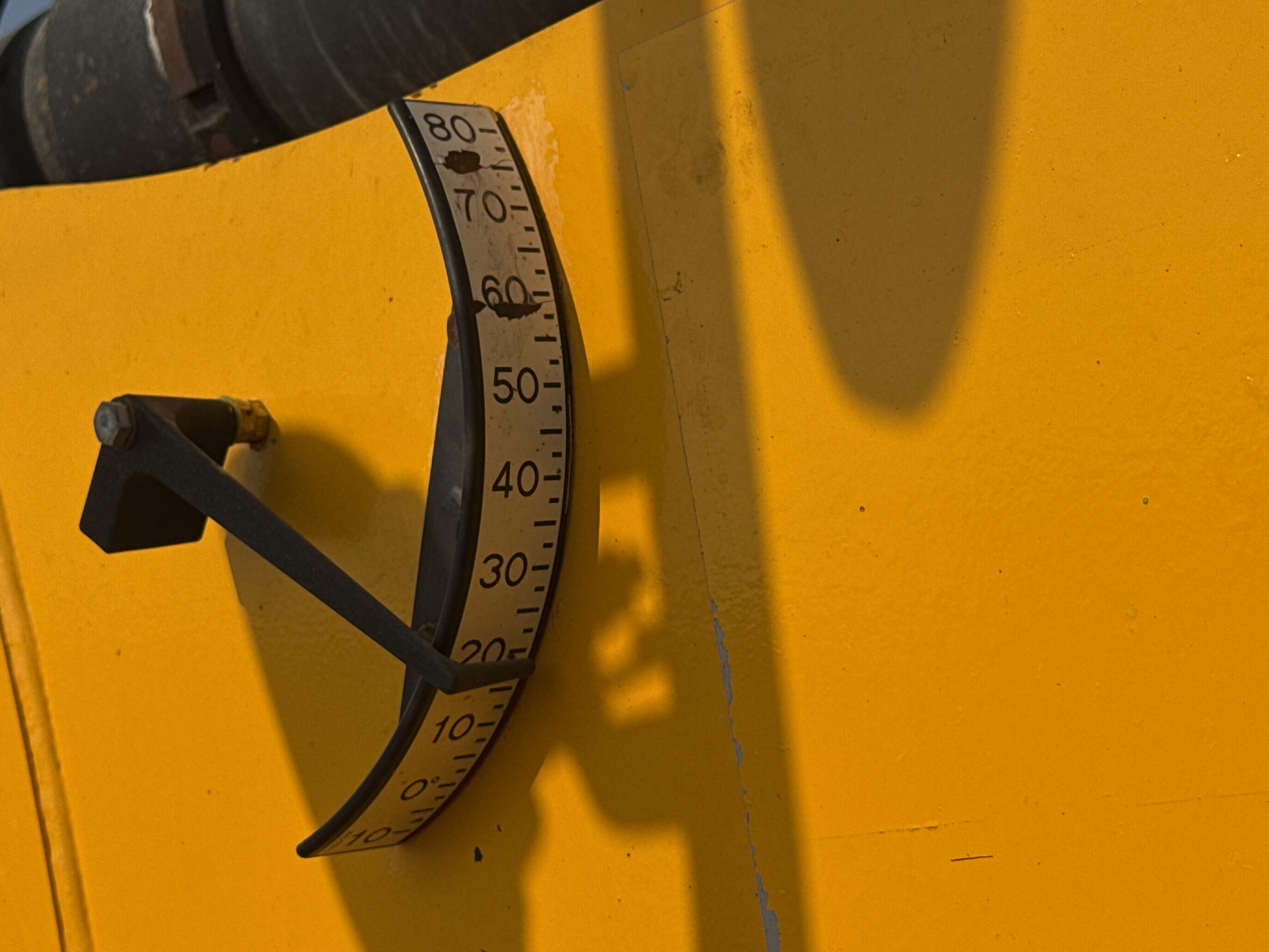 THM-003-JCB-540-170-Telehandlers-inspection-Safety-Boom-angle-indicator-2