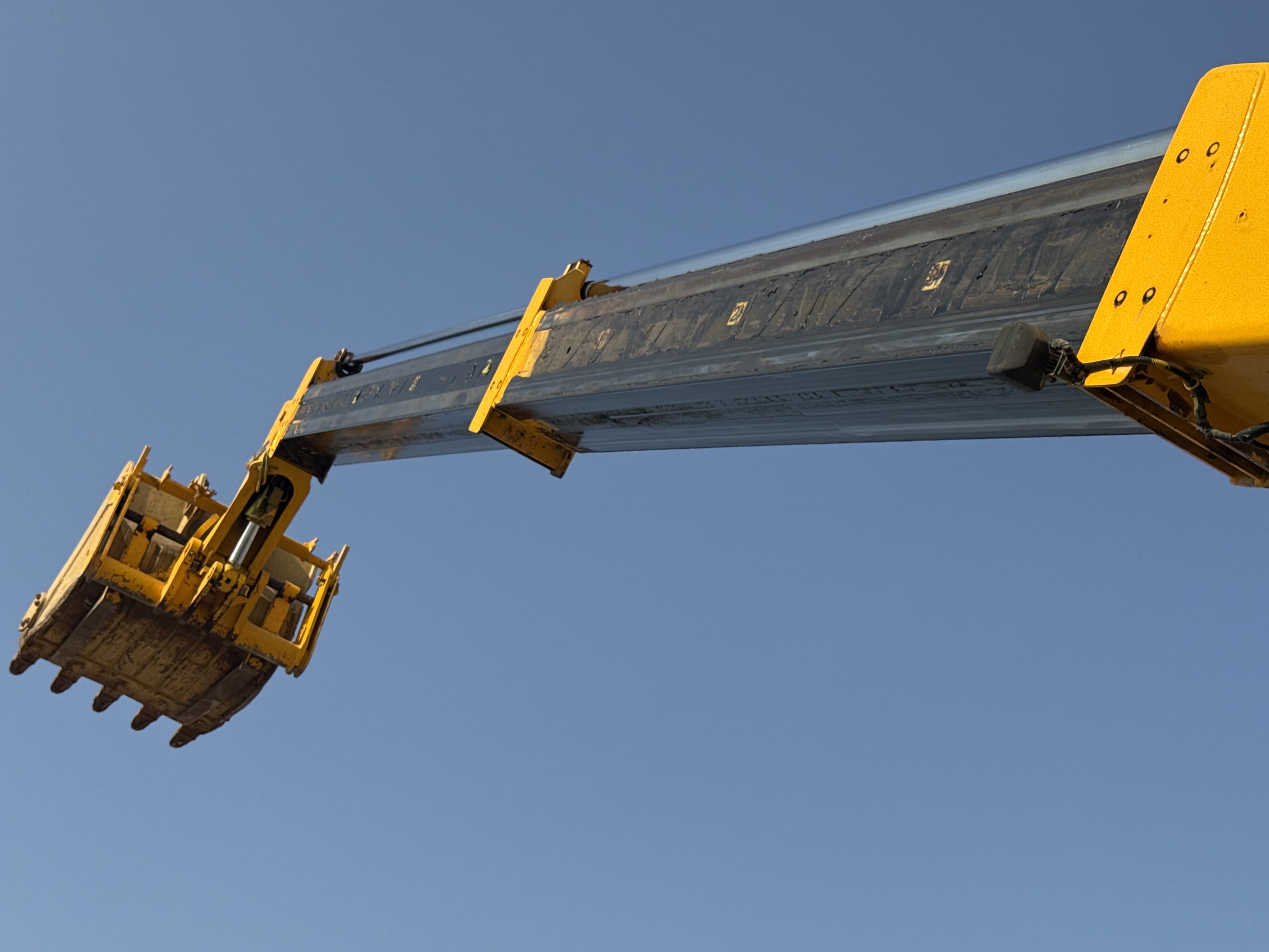 THM-003-JCB-540-170-Telehandlers-inspection-Safety-Load-moment-indicator-2