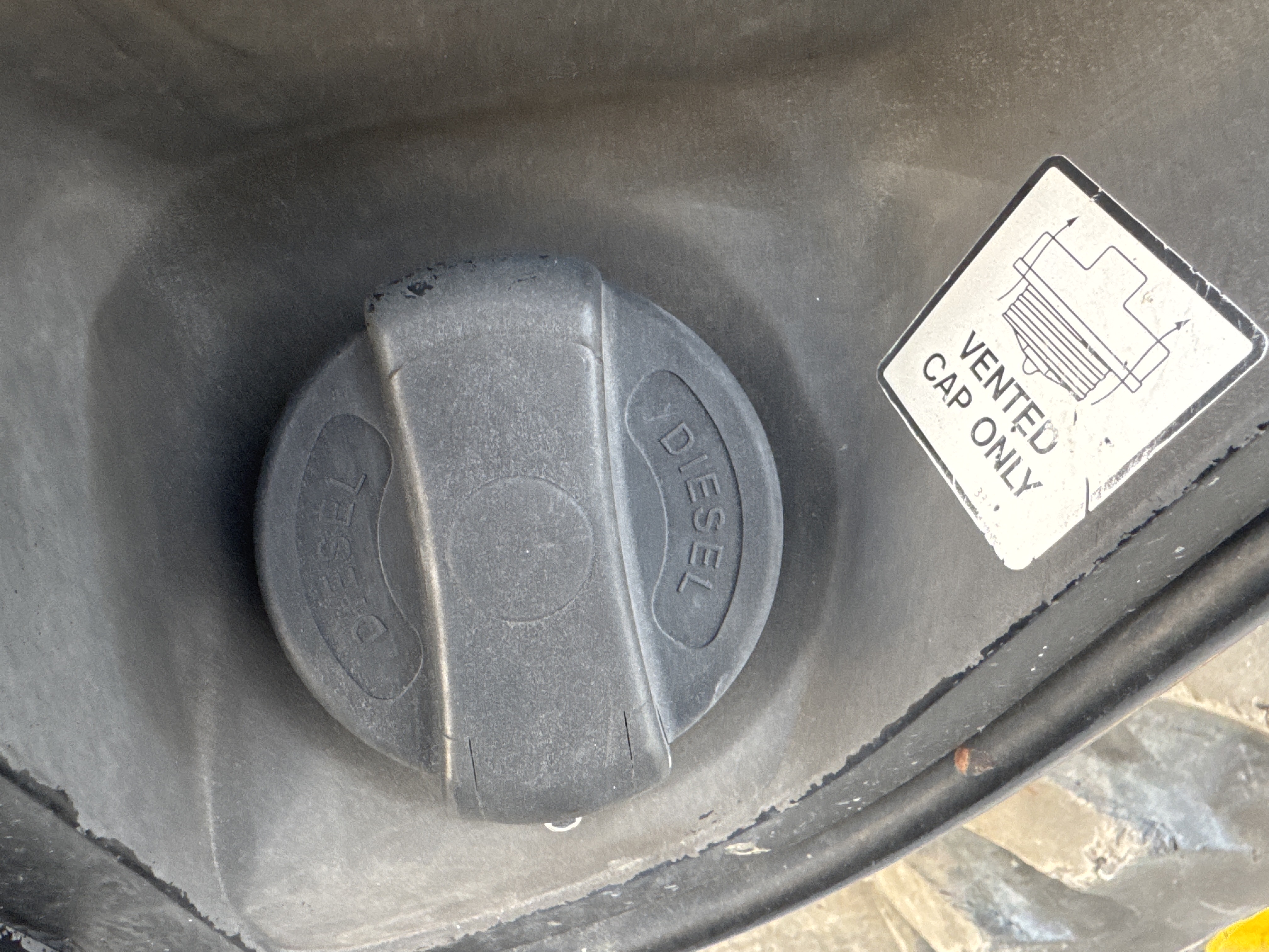 THM-003-JCB-540-170-Telehandlers-inspection-Engine-Fuel-tank-2