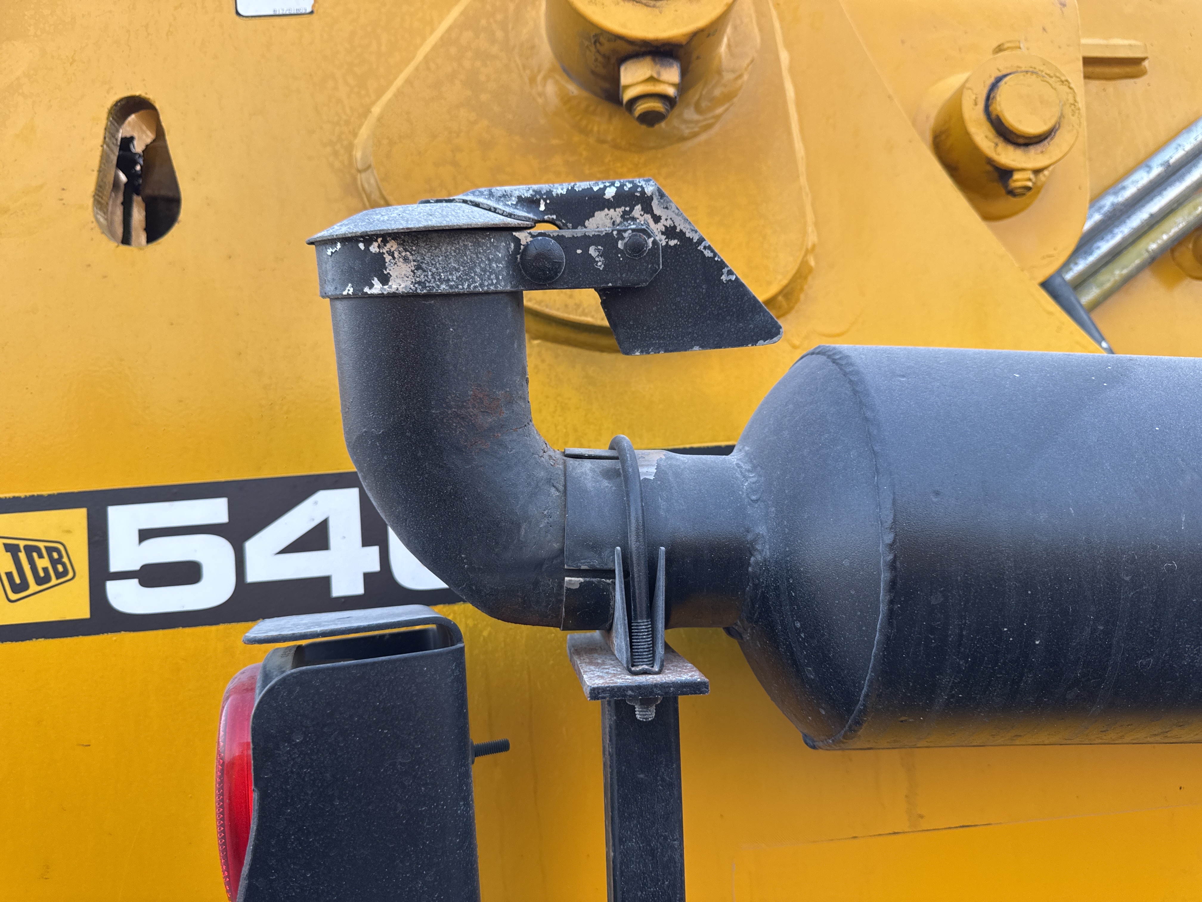 THM-003-JCB-540-170-Telehandlers-inspection-Engine-Exhaust-system-2