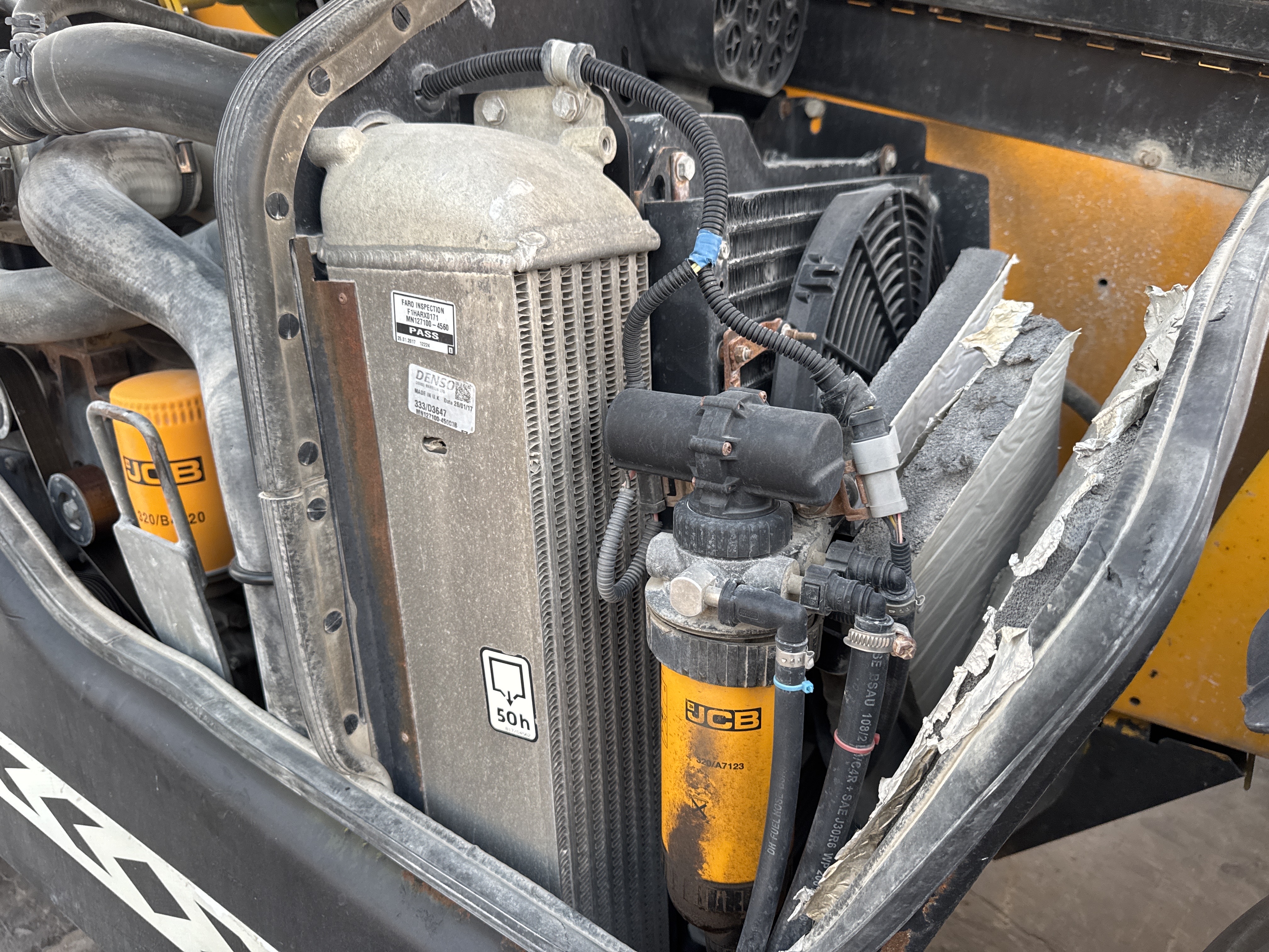 THM-003-JCB-540-170-Telehandlers-inspection-Engine-Radiator,-condenser,-intercooler,-hydraulic-cooler-2