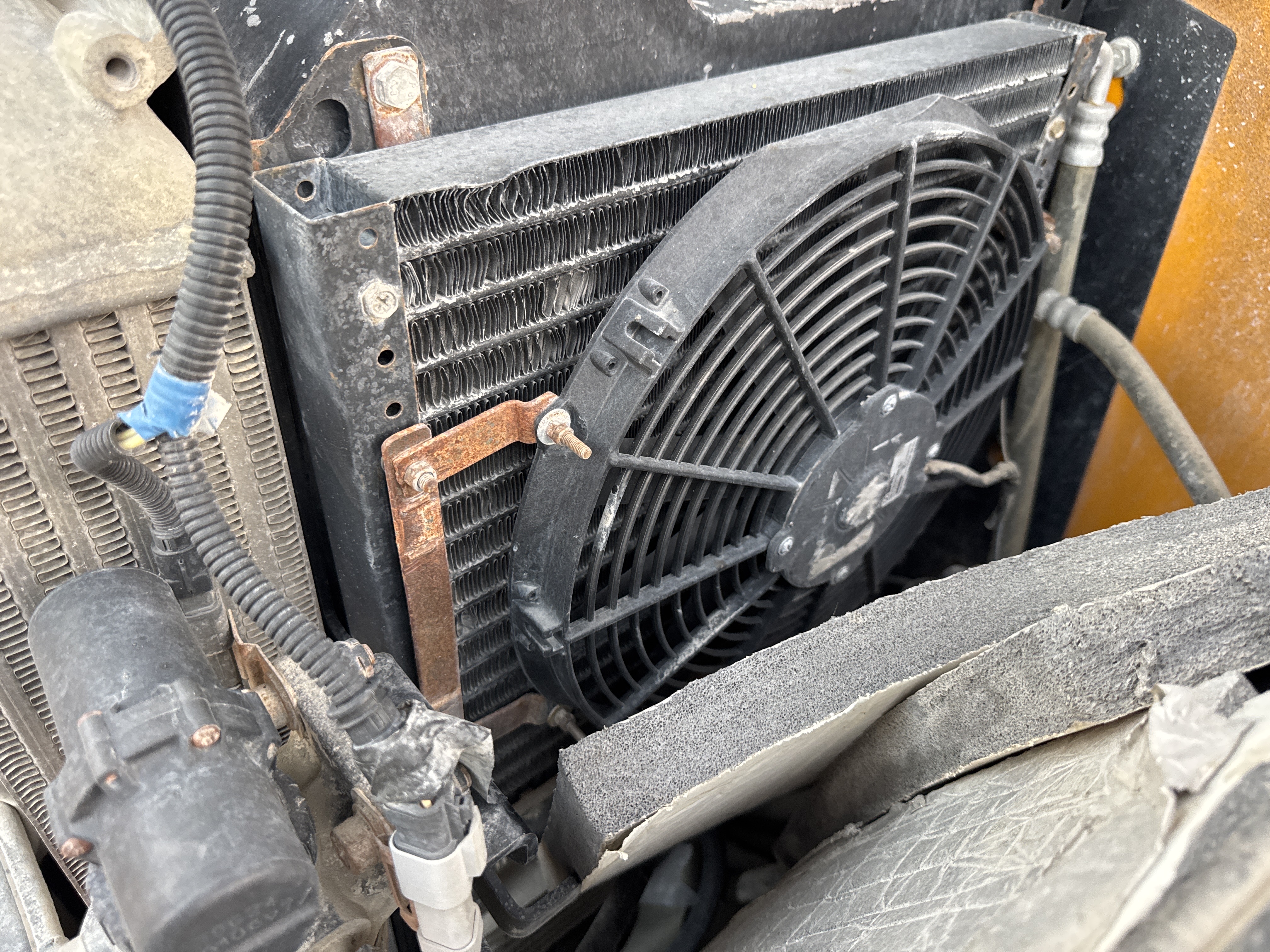 THM-003-JCB-540-170-Telehandlers-inspection-Engine-Radiator,-condenser,-intercooler,-hydraulic-cooler-2
