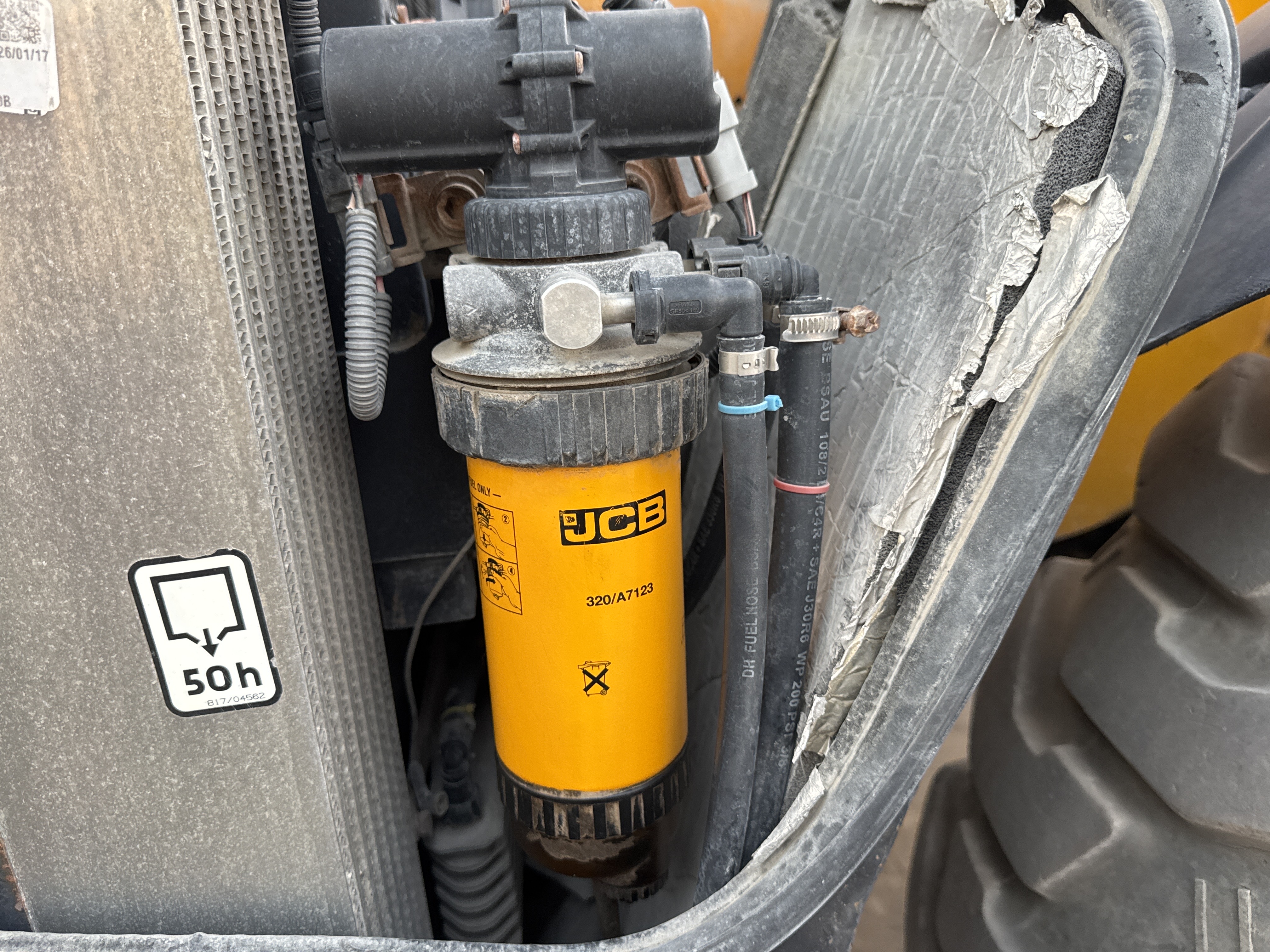 THM-003-JCB-540-170-Telehandlers-inspection-Engine-Fuel-leaks-2