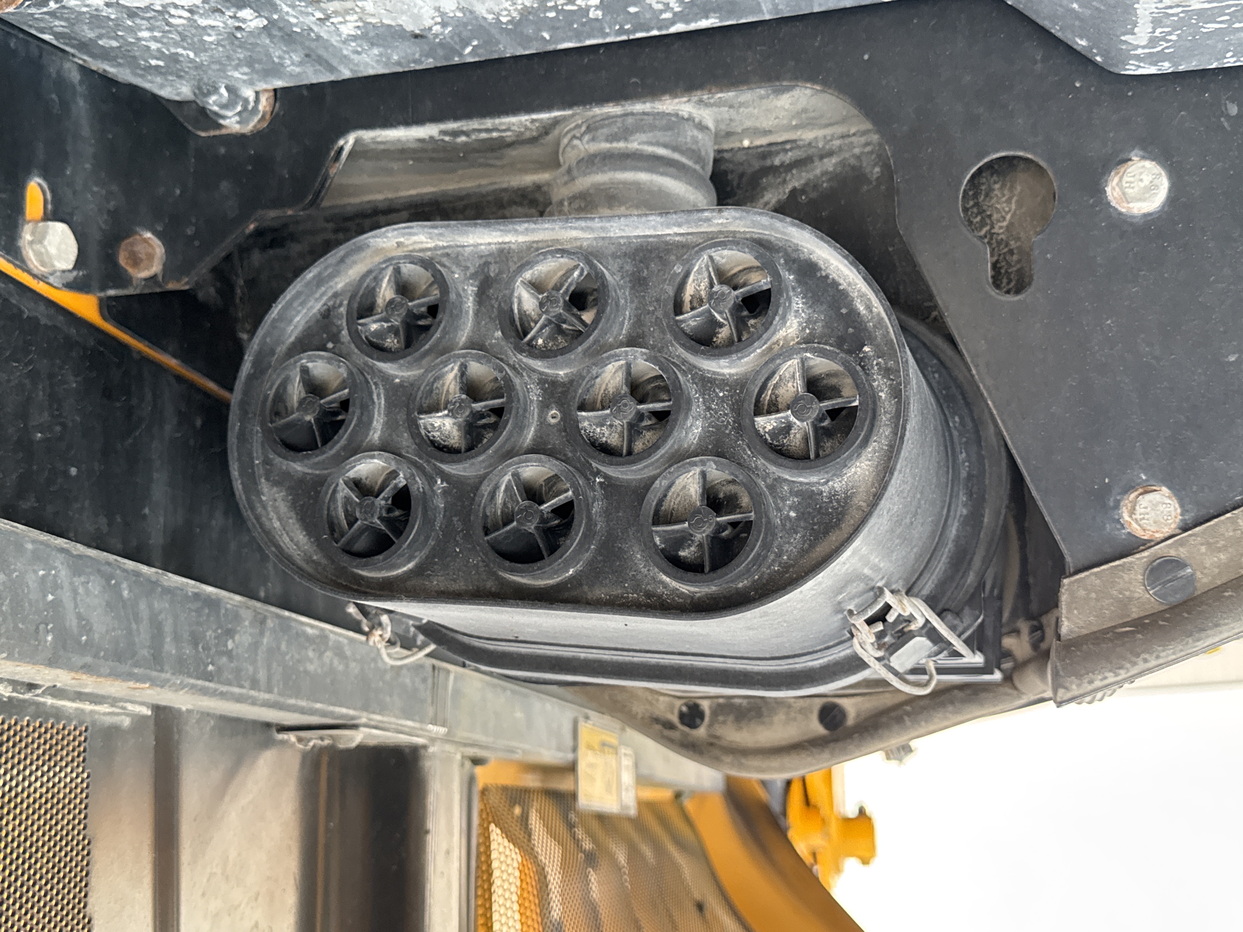 THM-003-JCB-540-170-Telehandlers-inspection-Engine-Air-intake-system-2