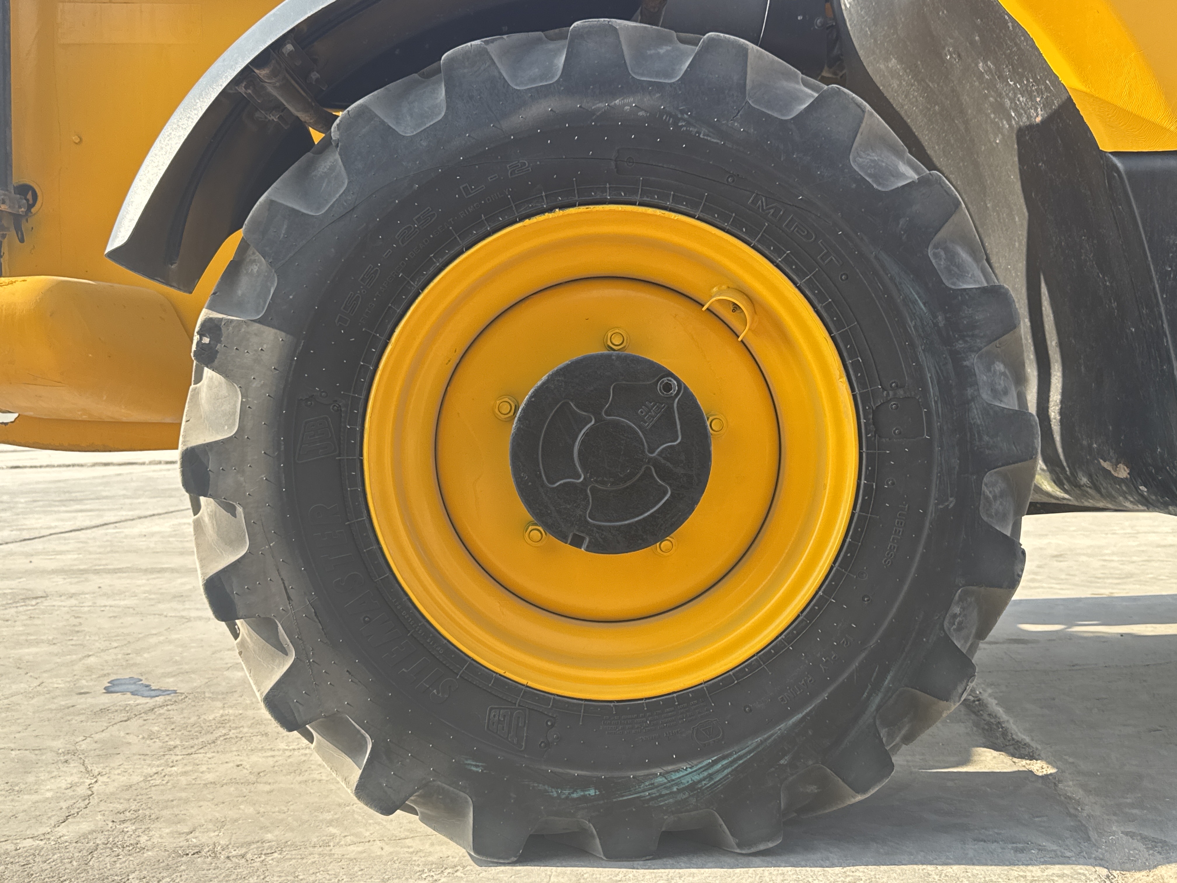 THM-003-JCB-540-170-Telehandlers-inspection-Chassis-Right-rear-tire-/-wheel-hub---condition-2