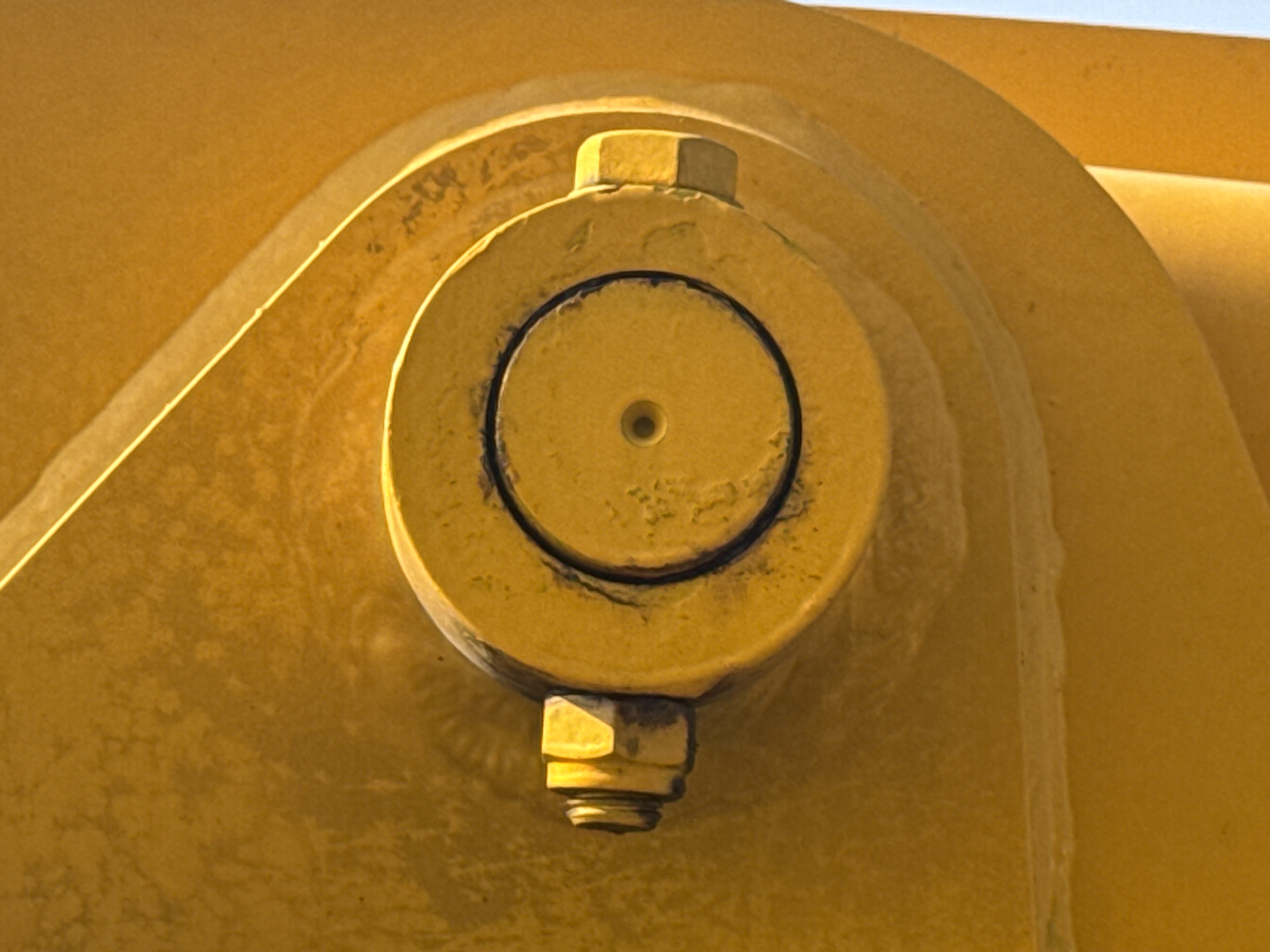 THM-003-JCB-540-170-Telehandlers-inspection-Chassis-Boom-base-pin-and-bushings-2