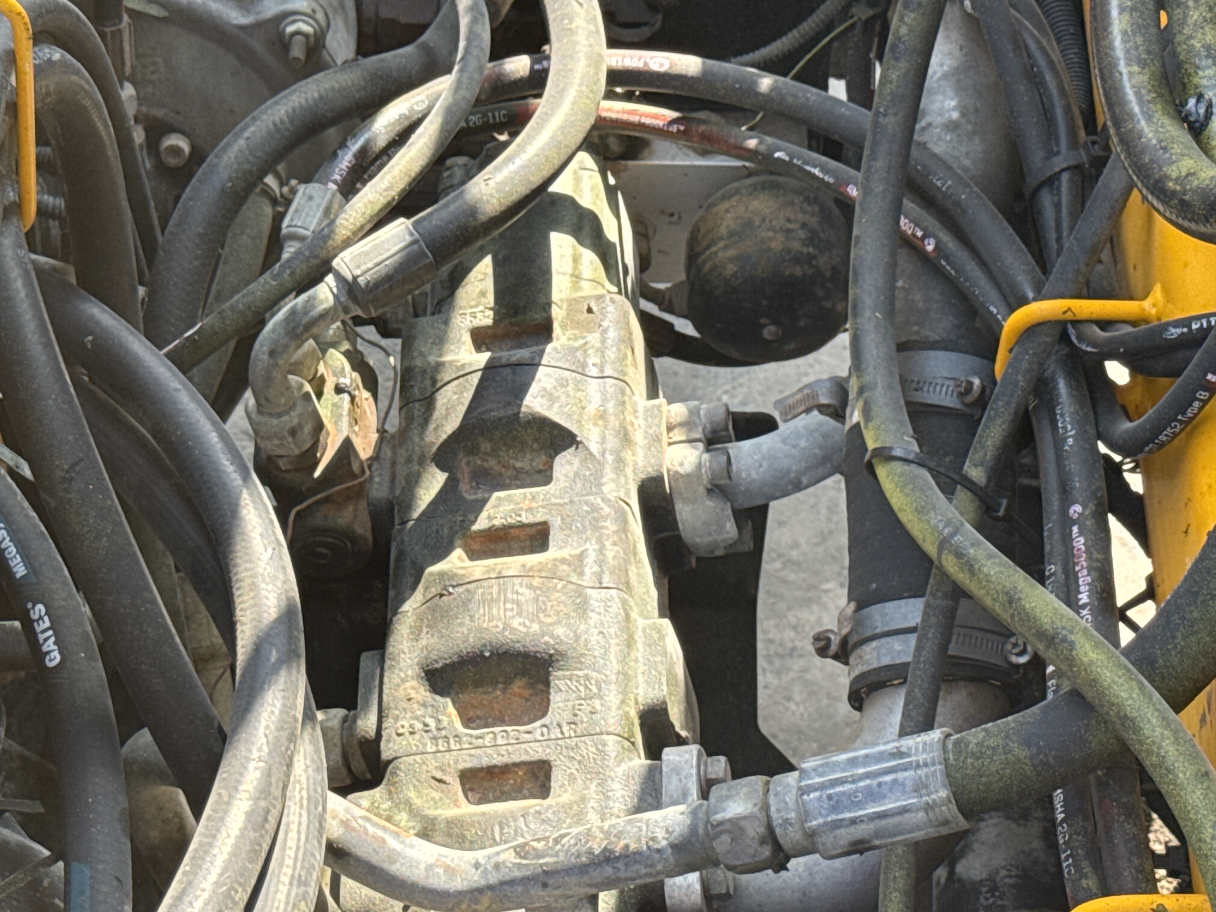 THM-003-JCB-540-170-Telehandlers-inspection-Hydraulics-Hydraulic-pump-2