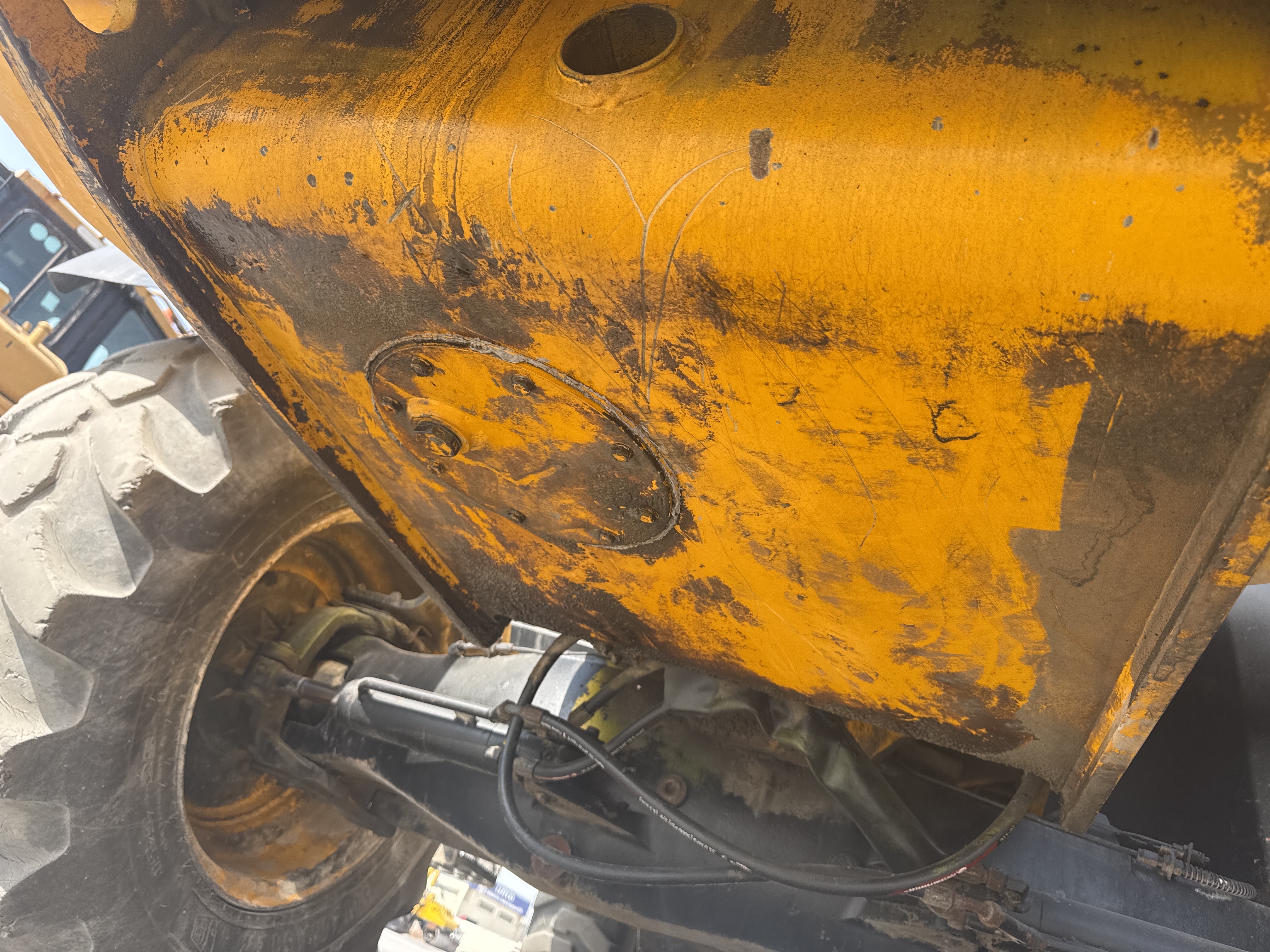 THM-003-JCB-540-170-Telehandlers-inspection-Hydraulics-Hydraulic-Tank-3