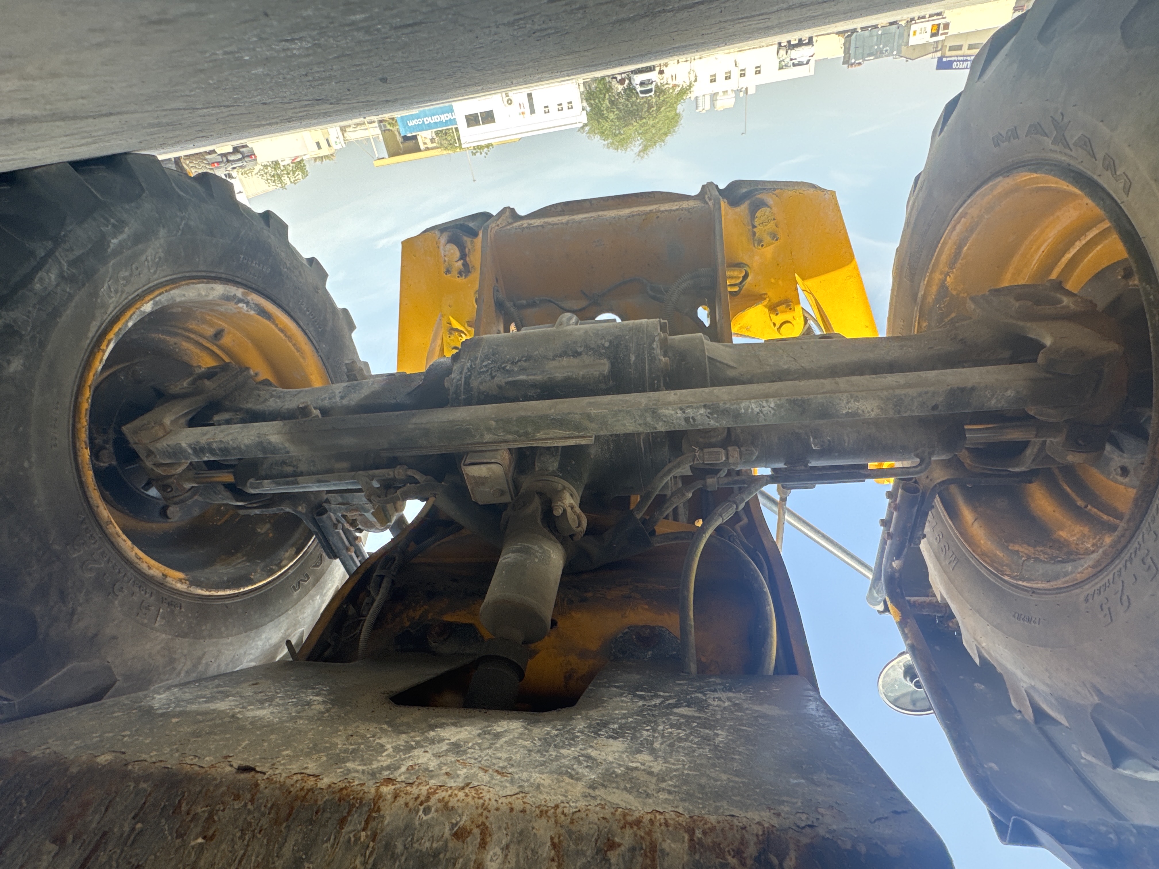 THM-003-JCB-540-170-Telehandlers-inspection-Drive-system-Axle-housing-2