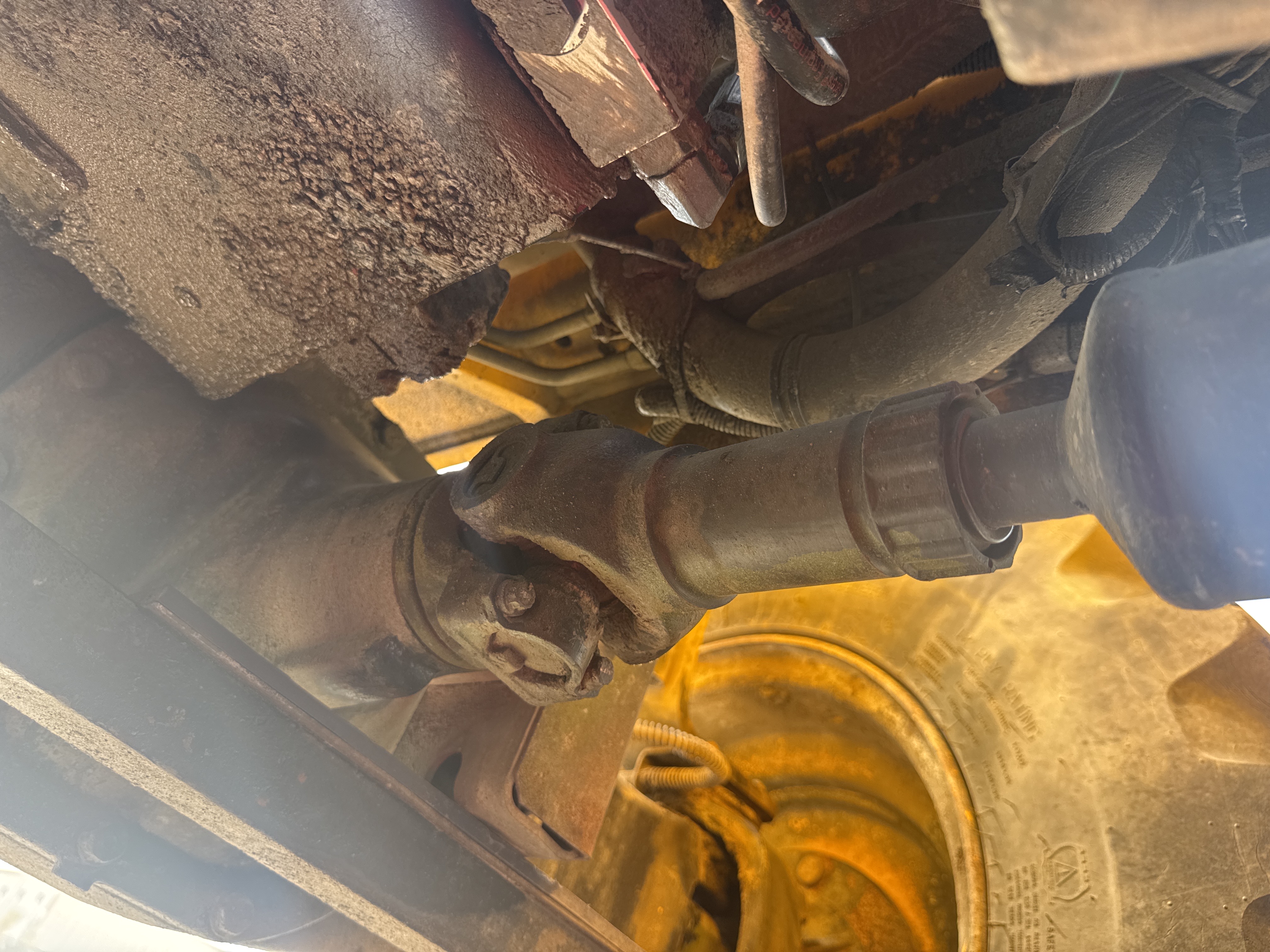 THM-003-JCB-540-170-Telehandlers-inspection-Drive-system-Propeller-shaft-2