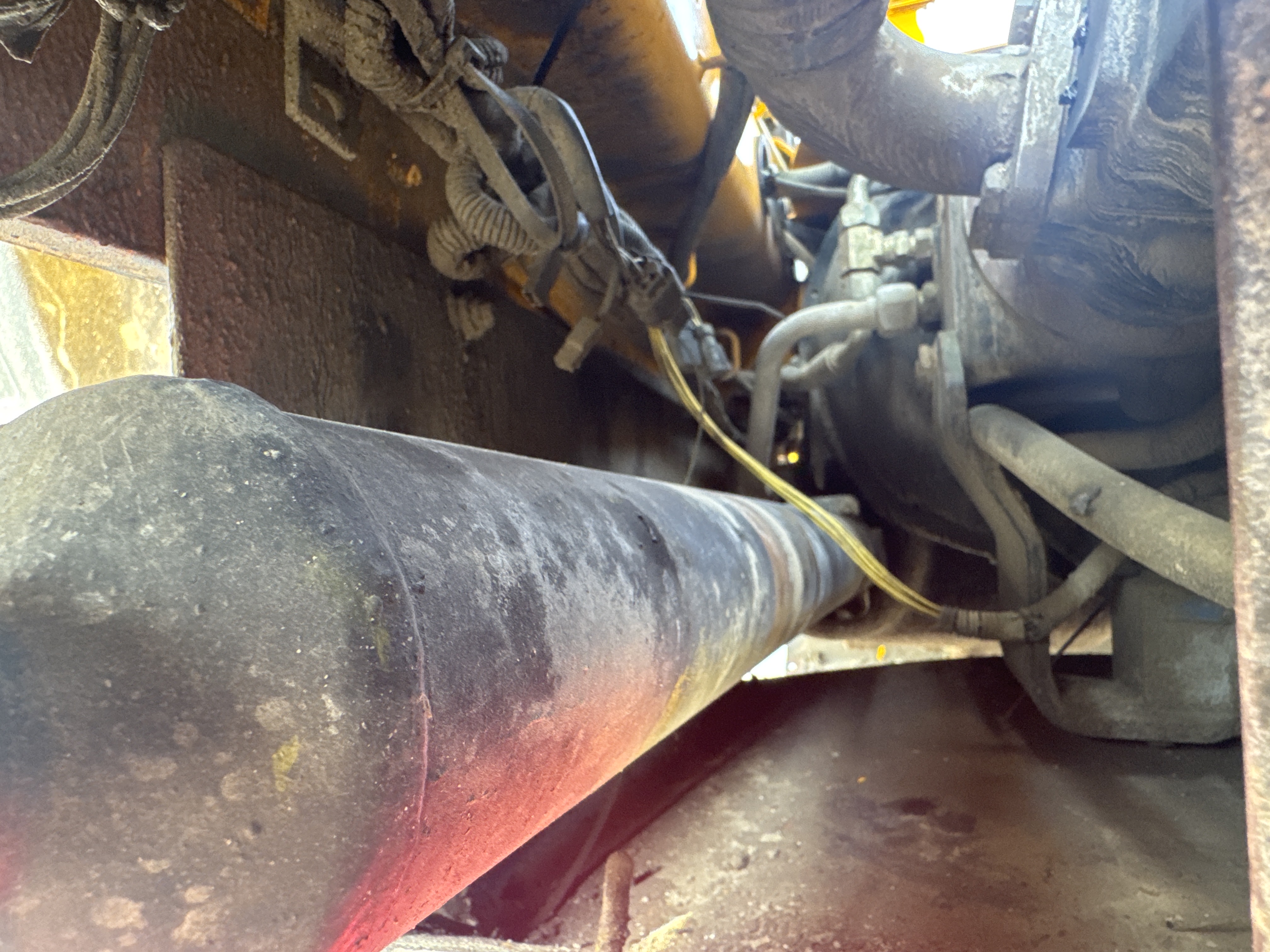 THM-003-JCB-540-170-Telehandlers-inspection-Drive-system-Propeller-shaft-2
