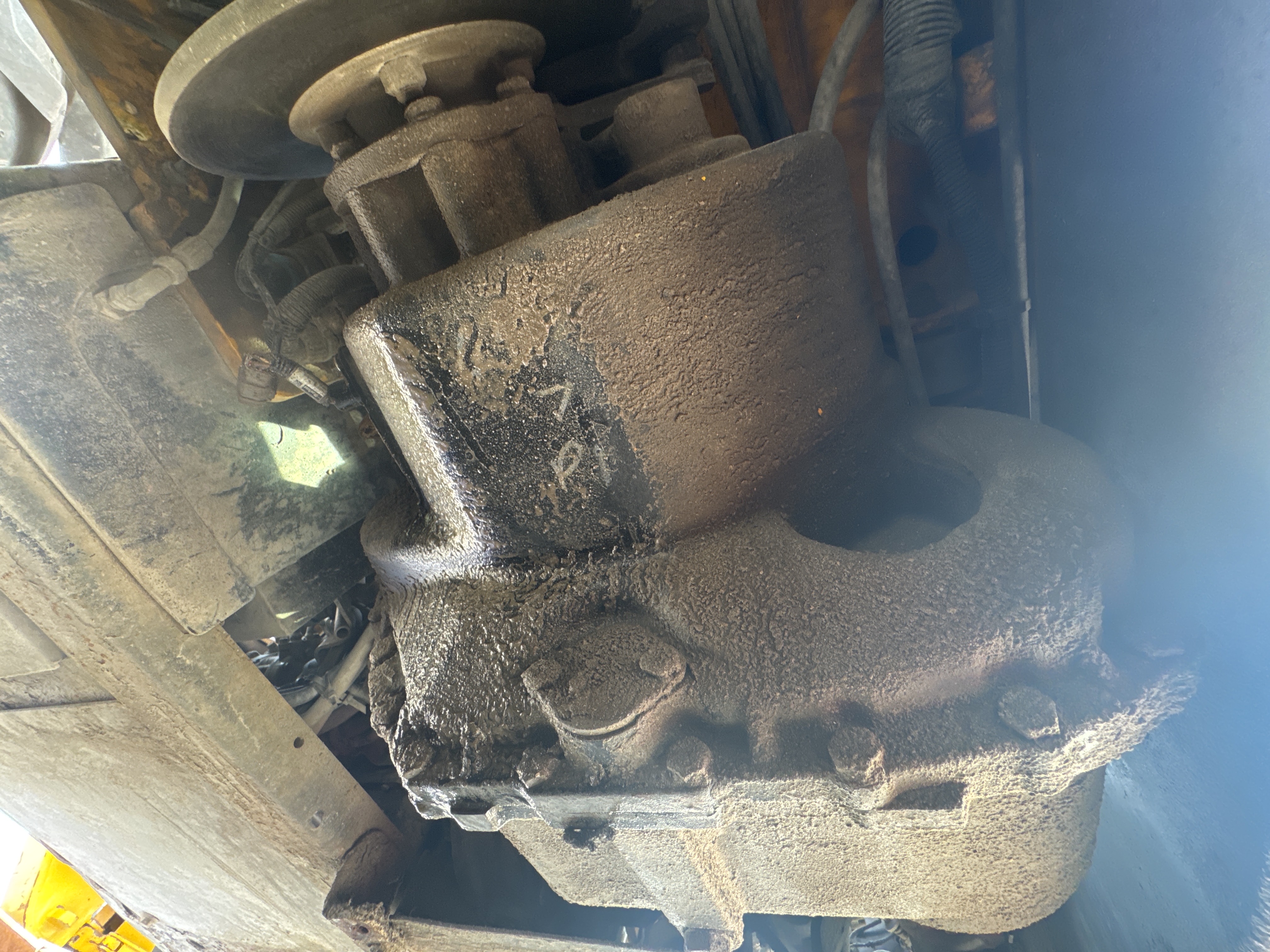 THM-003-JCB-540-170-Telehandlers-inspection-Drive-system-Transmission-case-4