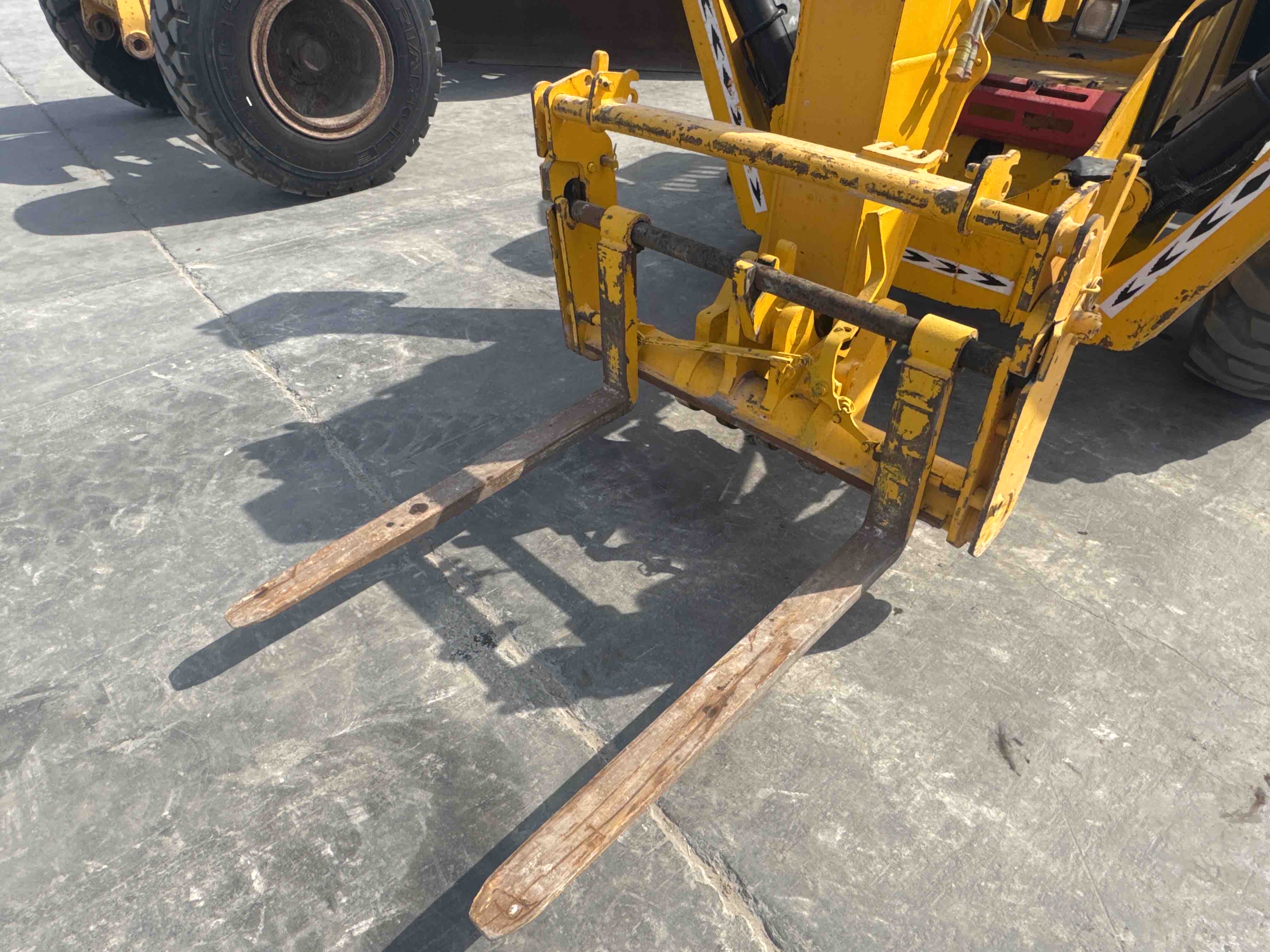 THM-003-JCB-540-170-Telehandlers-inspection-Attachments-Lifting-attachment-2