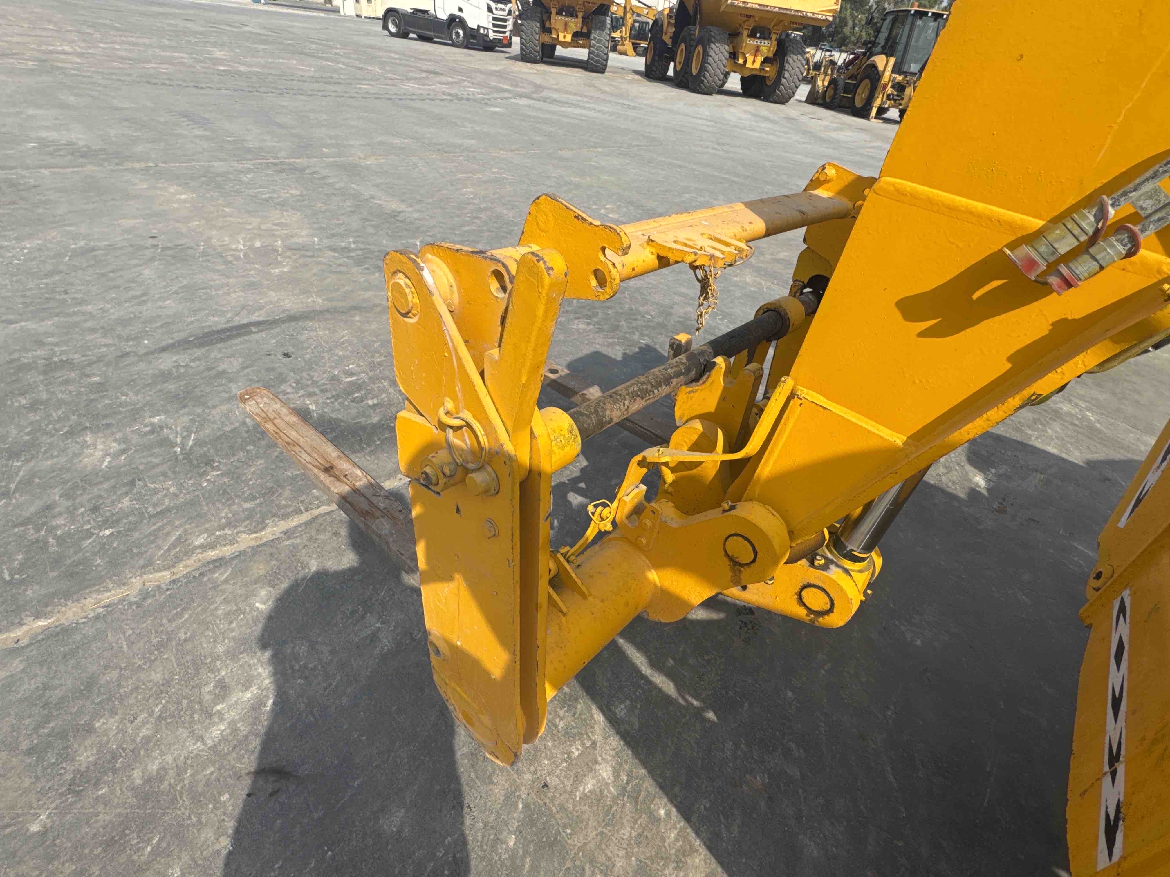 THM-003-JCB-540-170-Telehandlers-inspection-Attachments-Lifting-attachment-2