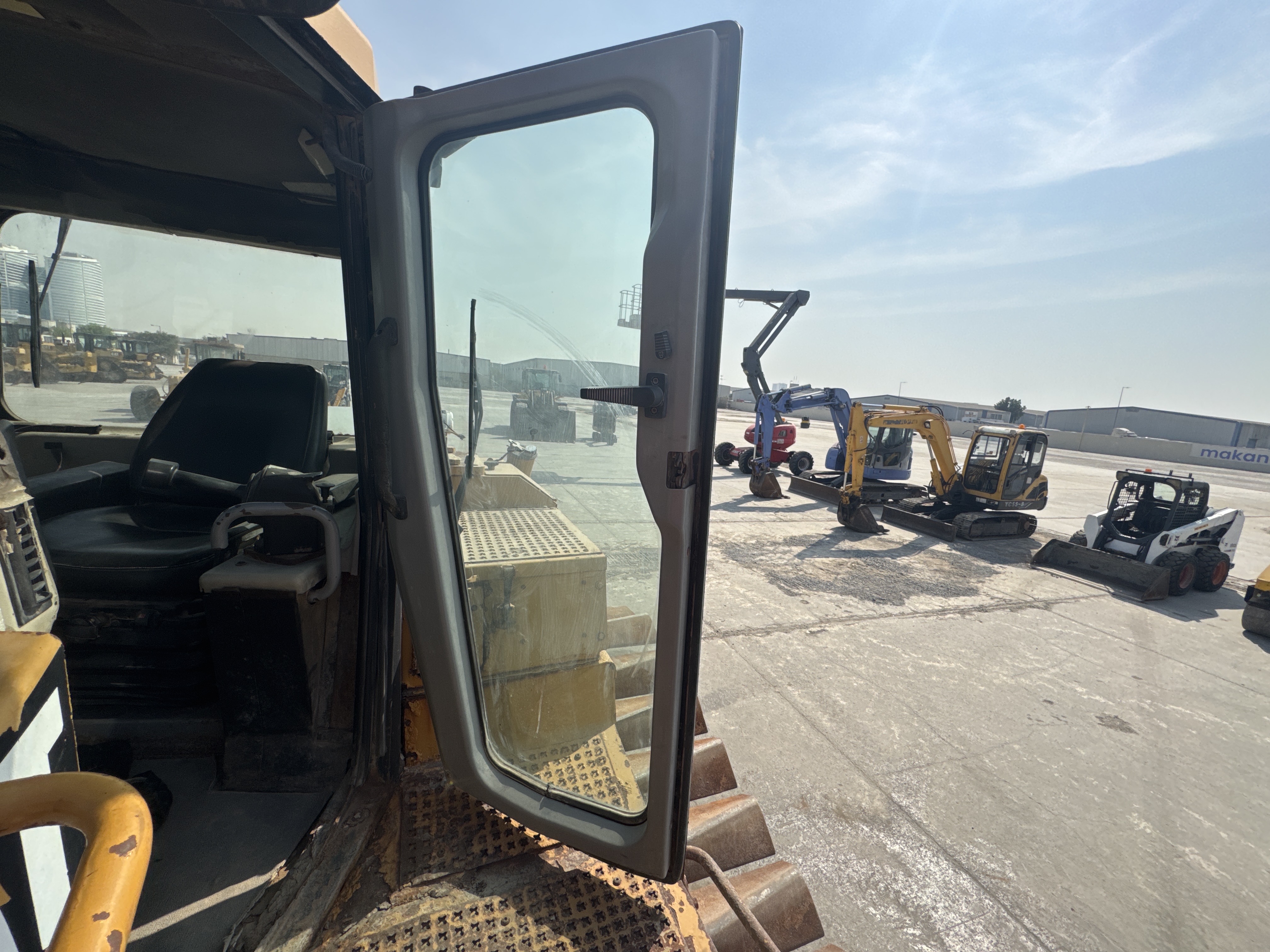 CDB-006-Cat-D6R-LGP-Crawler-dozers-inspection-Structure-Doors-3