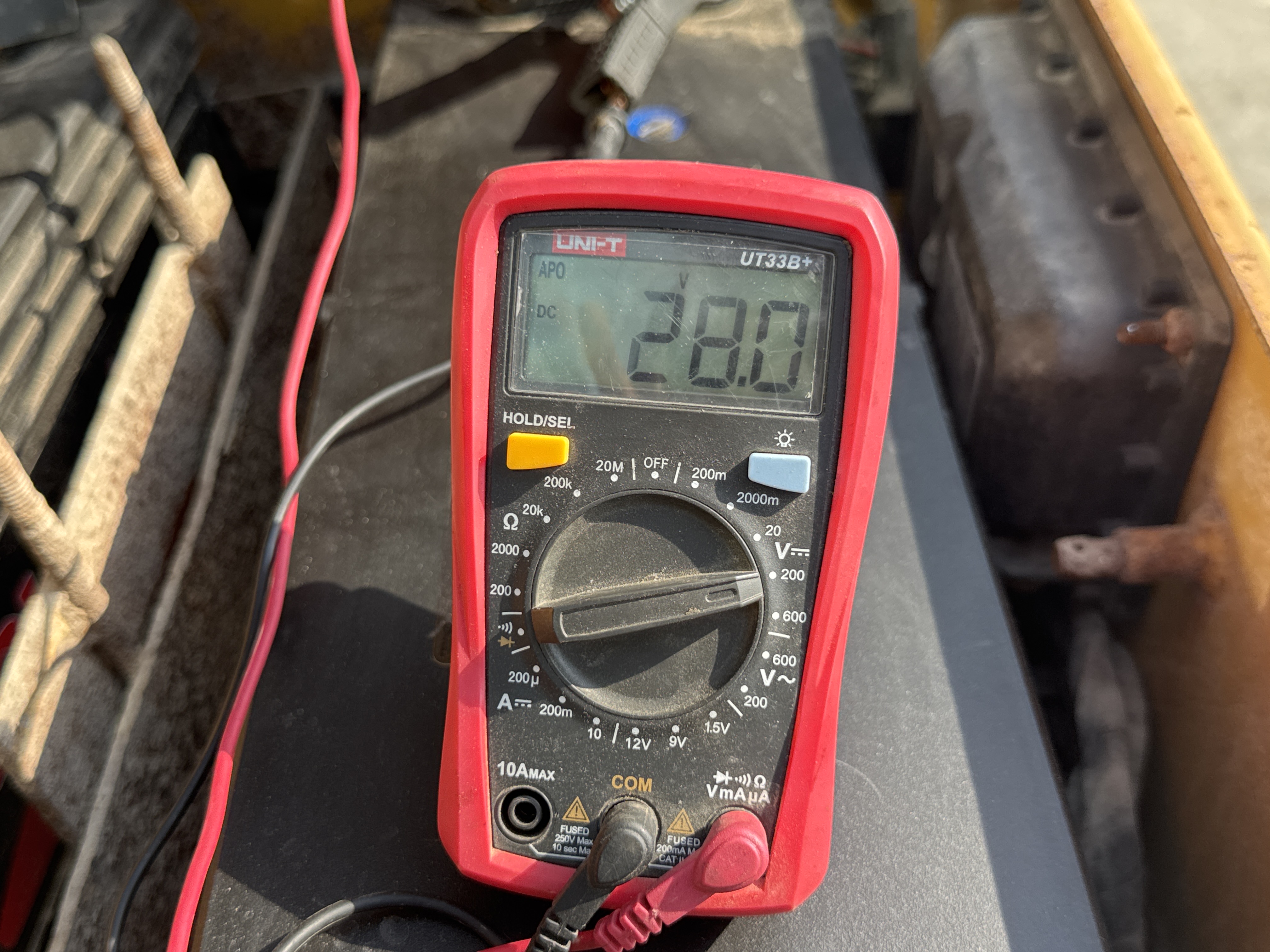 CDB-006-Cat-D6R-LGP-Crawler-dozers-inspection-Electronics-Battery-2