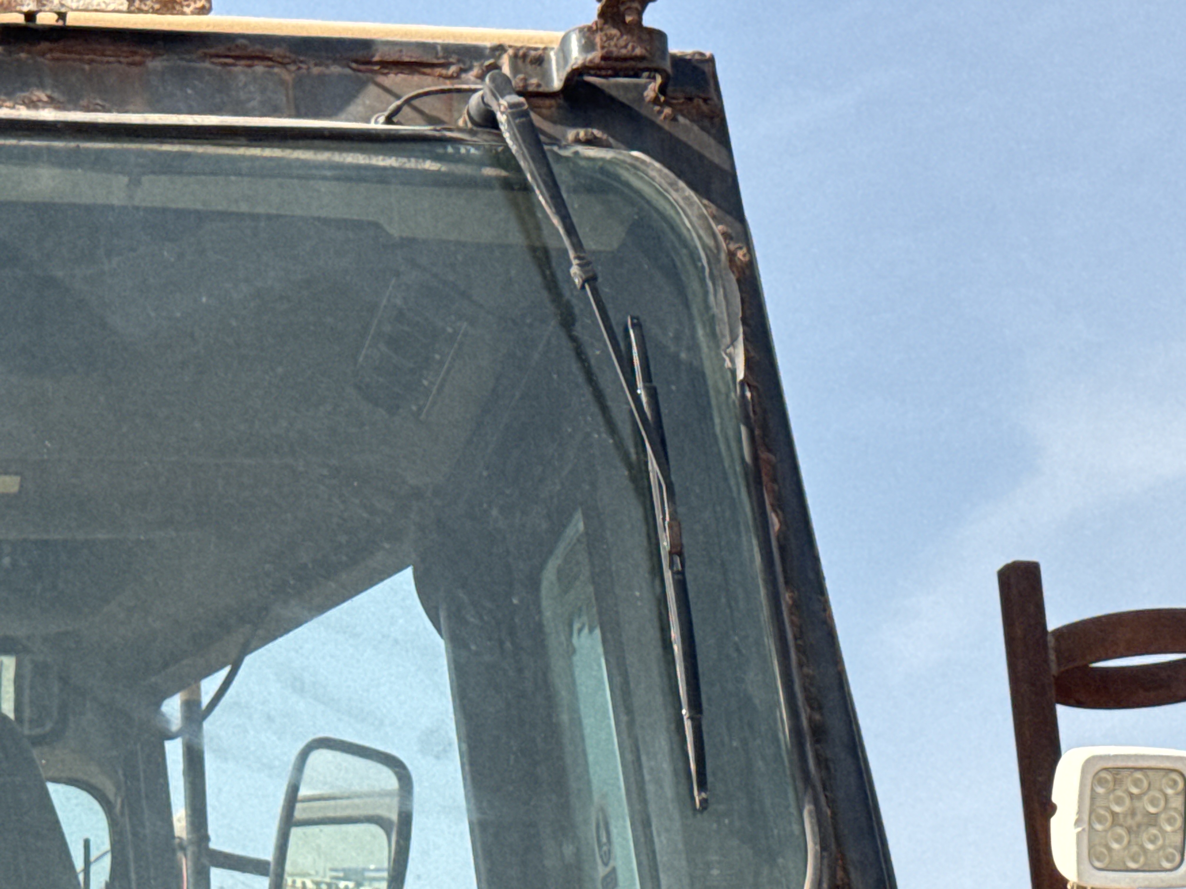 CDB-006-Cat-D6R-LGP-Crawler-dozers-inspection-Electronics-Wipers-2