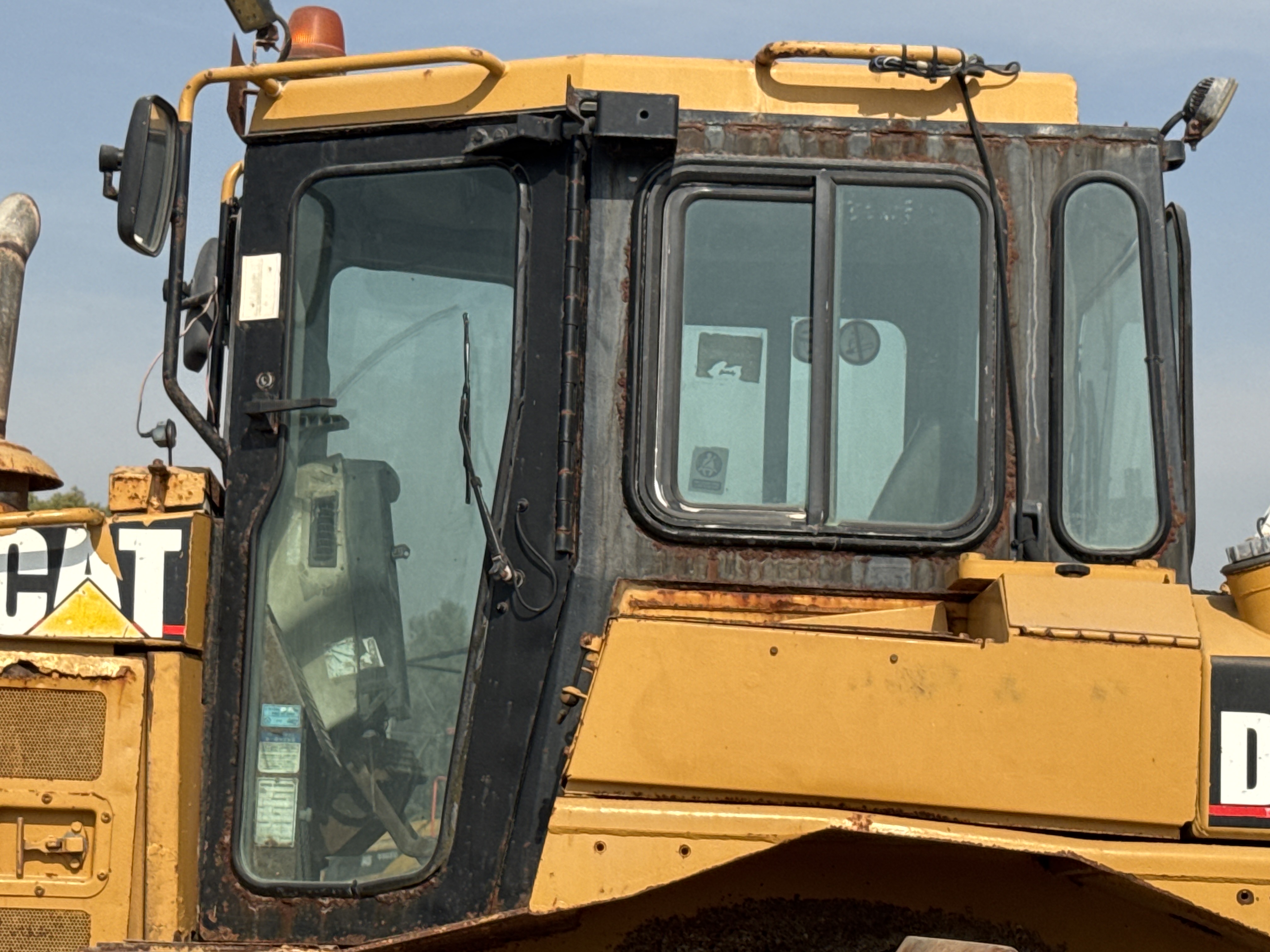 CDB-006-Cat-D6R-LGP-Crawler-dozers-inspection-Safety-Glass-2
