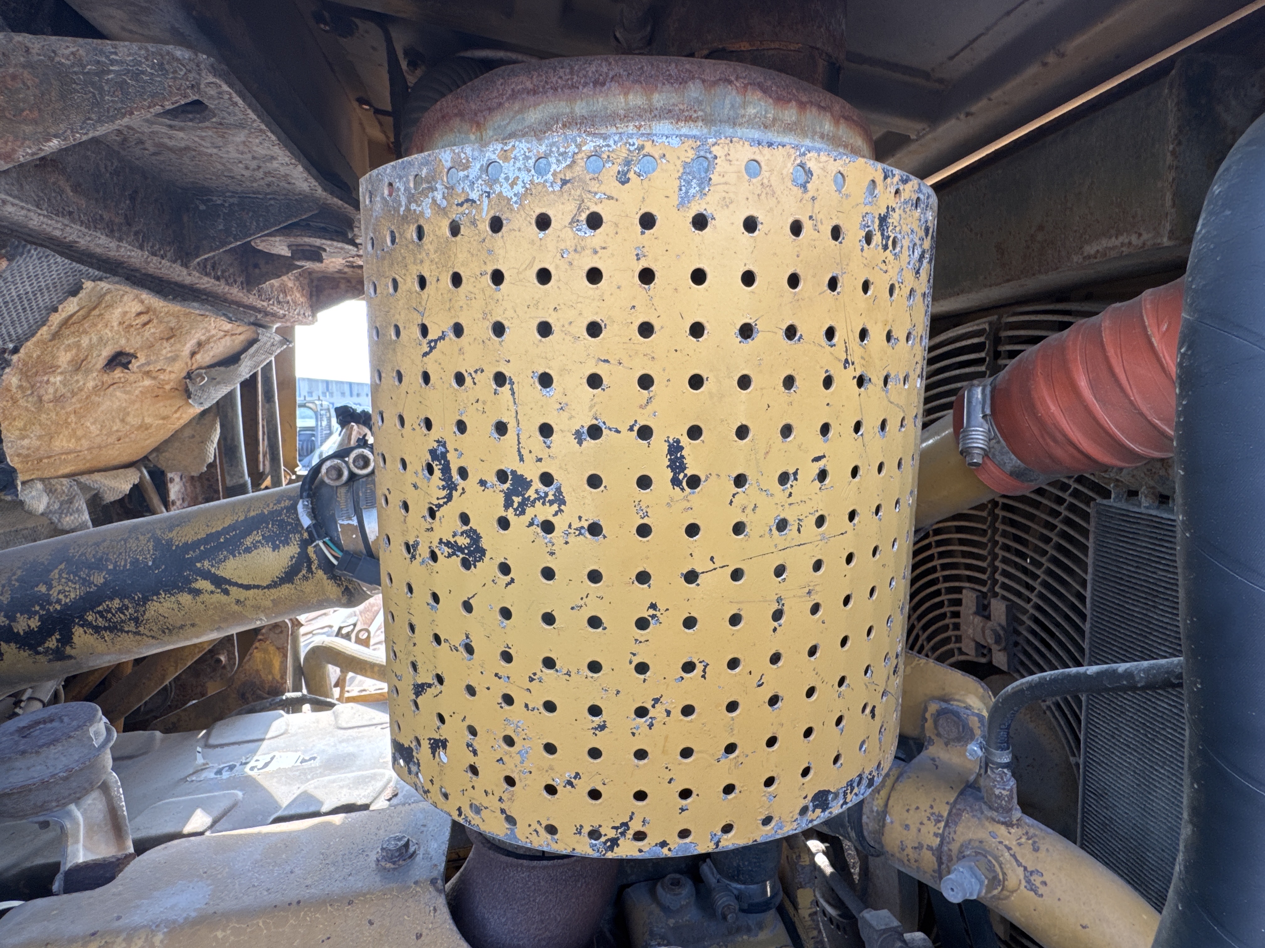CDB-006-Cat-D6R-LGP-Crawler-dozers-inspection-Engine-Exhaust-system-2
