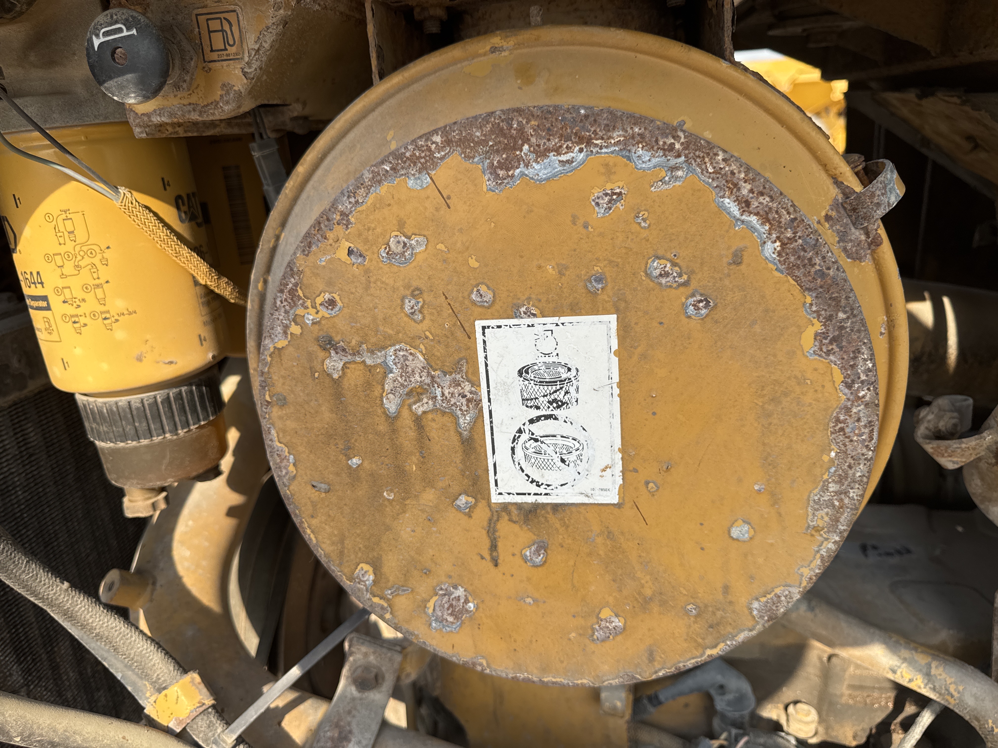 CDB-006-Cat-D6R-LGP-Crawler-dozers-inspection-Engine-Air-intake-system-2